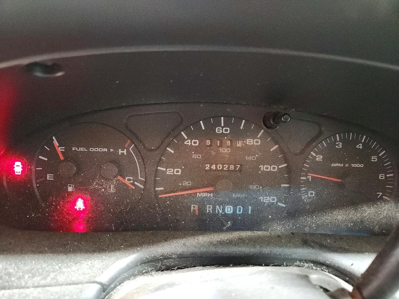2002 Ford Taurus Ses Серебряный vin: 1FAFP55U12G243492