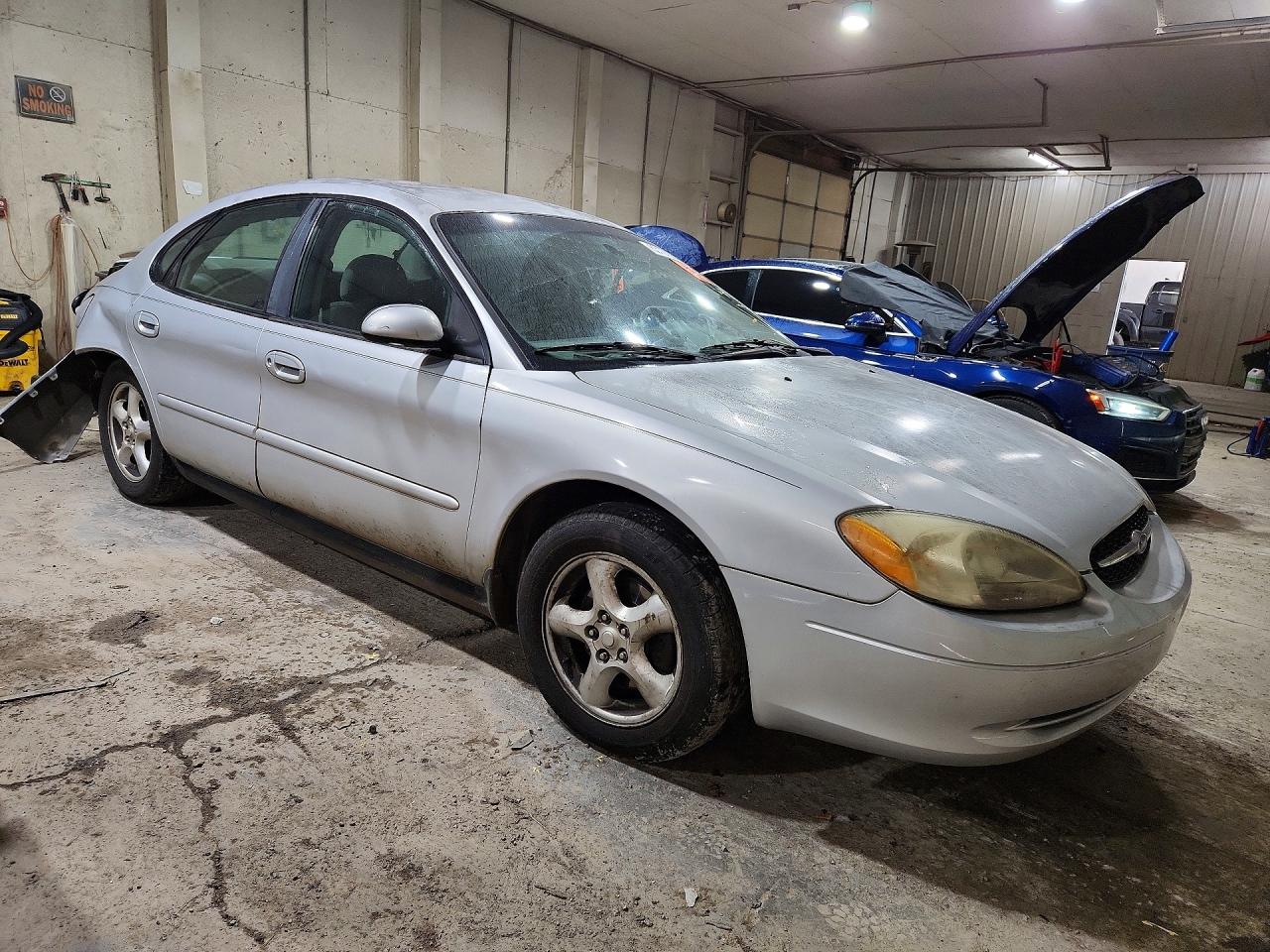2002 Ford Taurus Ses Серебряный vin: 1FAFP55U12G243492