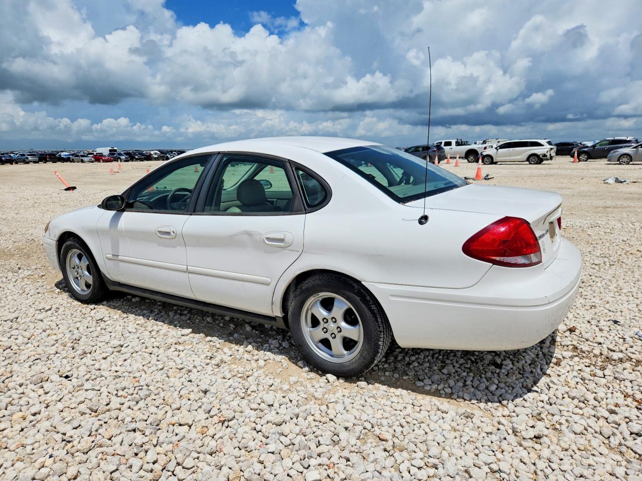 2004 Ford Taurus Ses Белый vin: 1FAFP55U14A153023