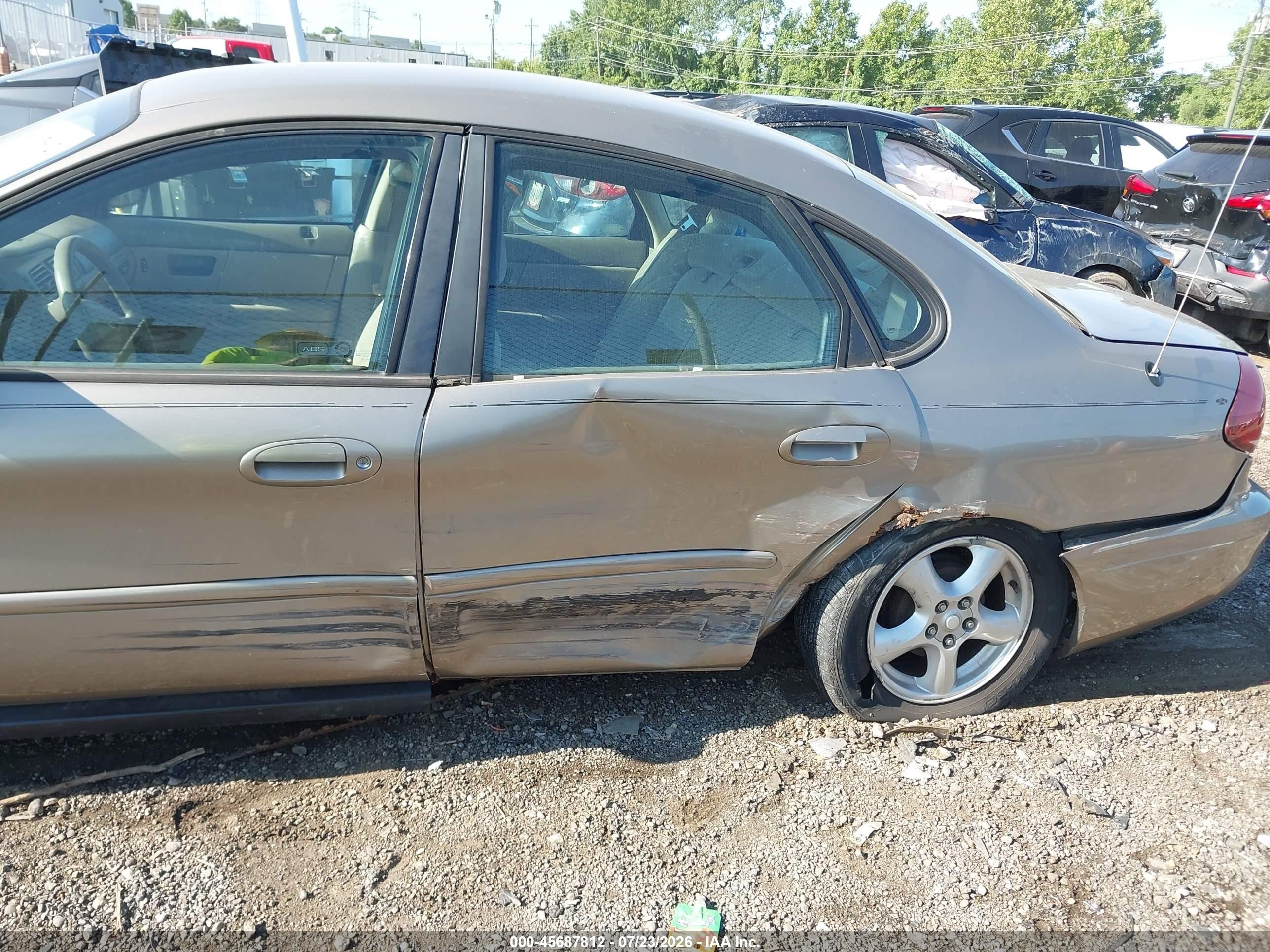 2004 Ford Taurus Ses Tan vin: 1FAFP55U24A124114