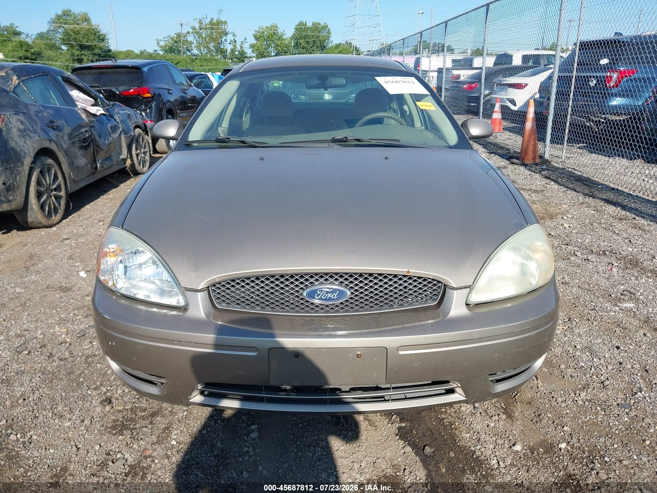 2004 Ford Taurus Ses Tan vin: 1FAFP55U24A124114
