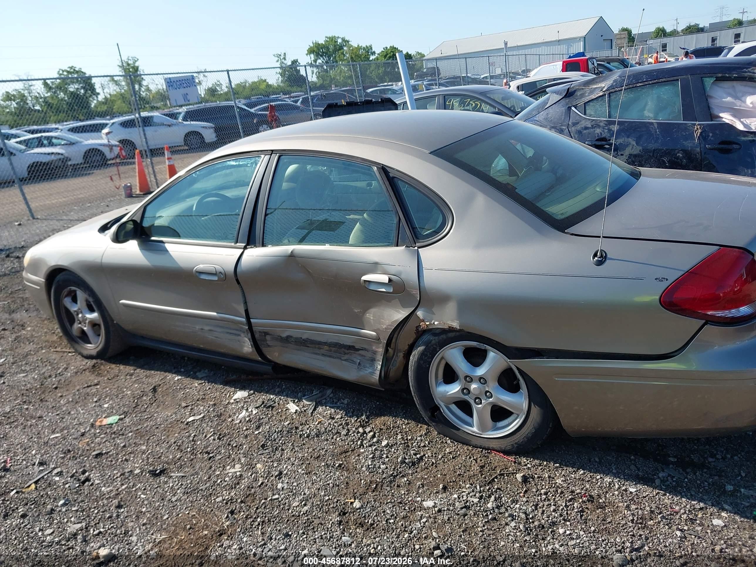 2004 Ford Taurus Ses Tan vin: 1FAFP55U24A124114