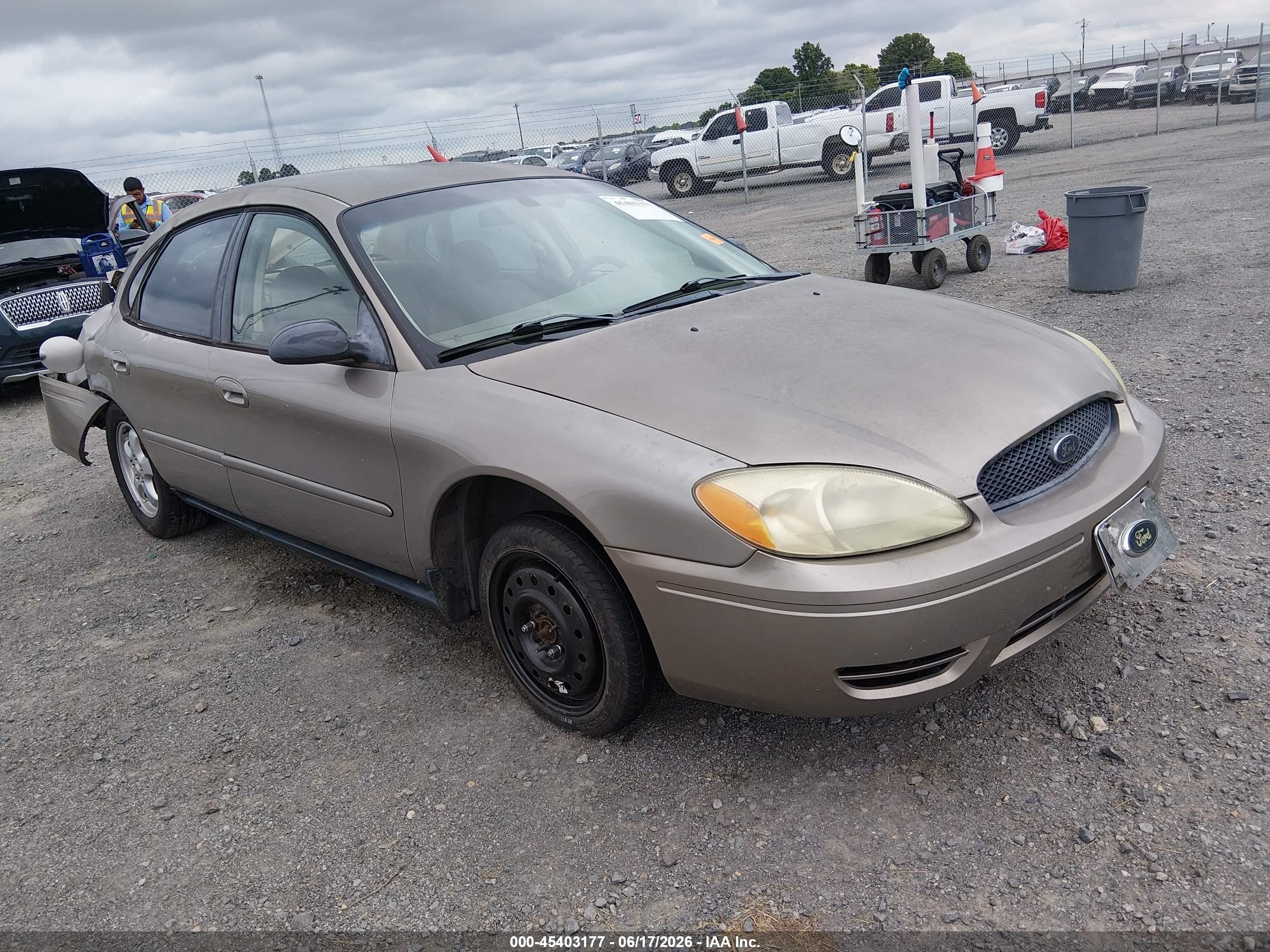 2004 Ford Taurus Ses Gold vin: 1FAFP55U24G189624