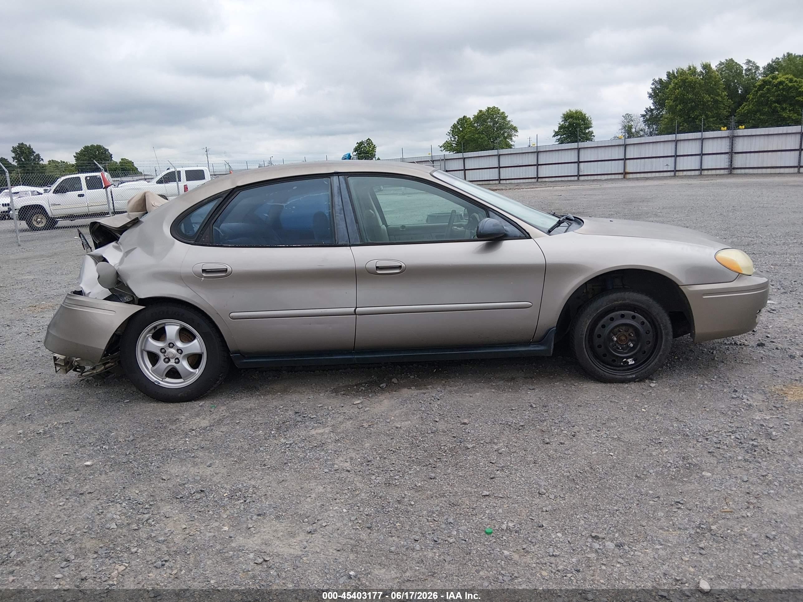 2004 Ford Taurus Ses Gold vin: 1FAFP55U24G189624
