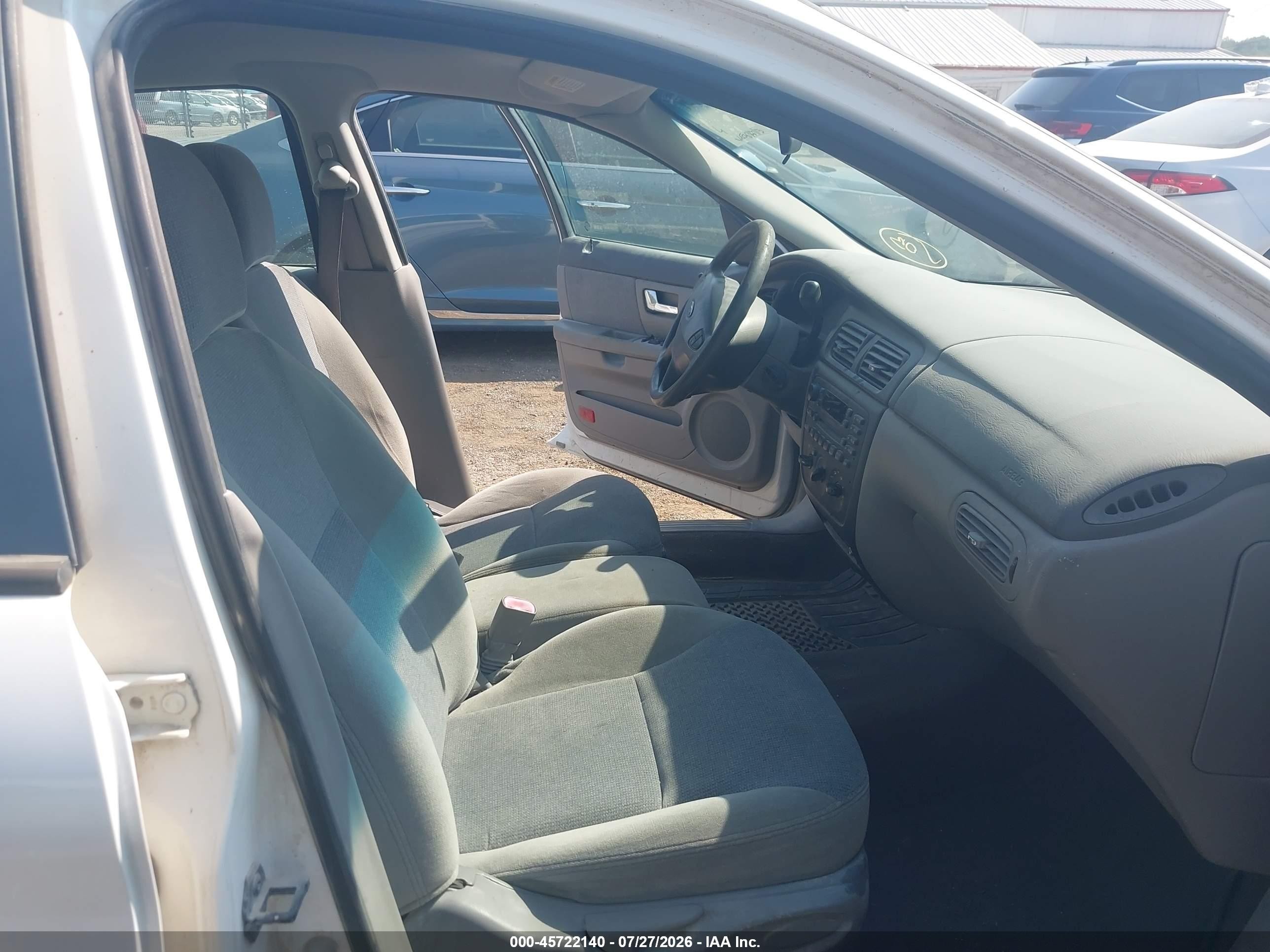 2001 Ford Taurus Ses White vin: 1FAFP55U41G210470