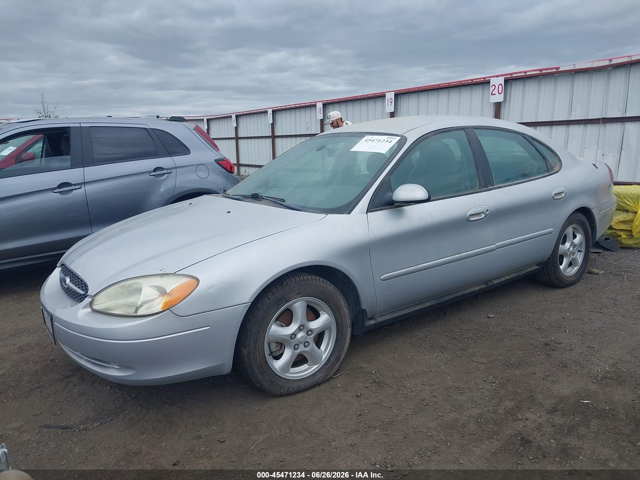 2003 Ford Taurus Ses Серебряный vin: 1FAFP55U43G262913
