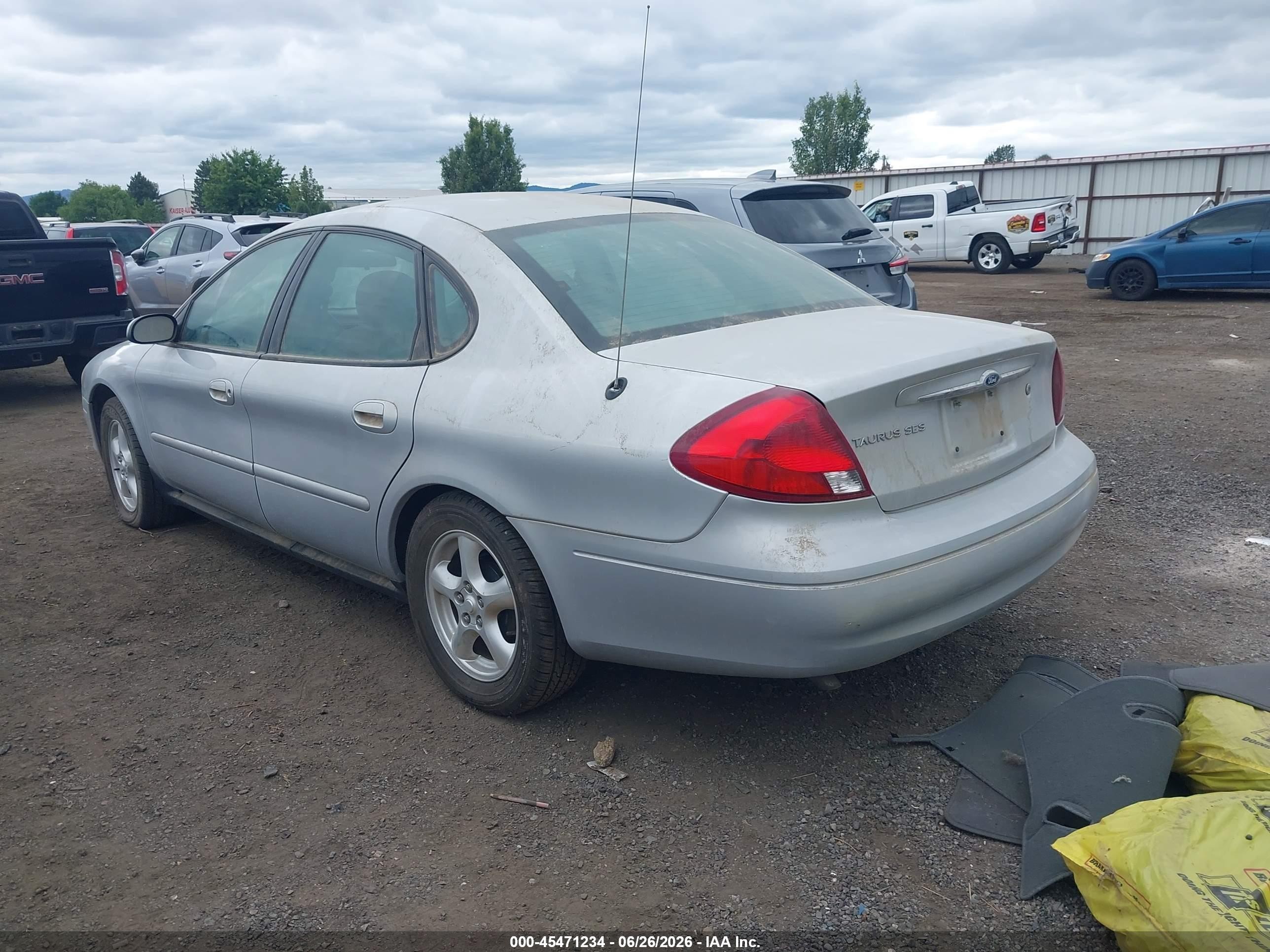 2003 Ford Taurus Ses Серебряный vin: 1FAFP55U43G262913
