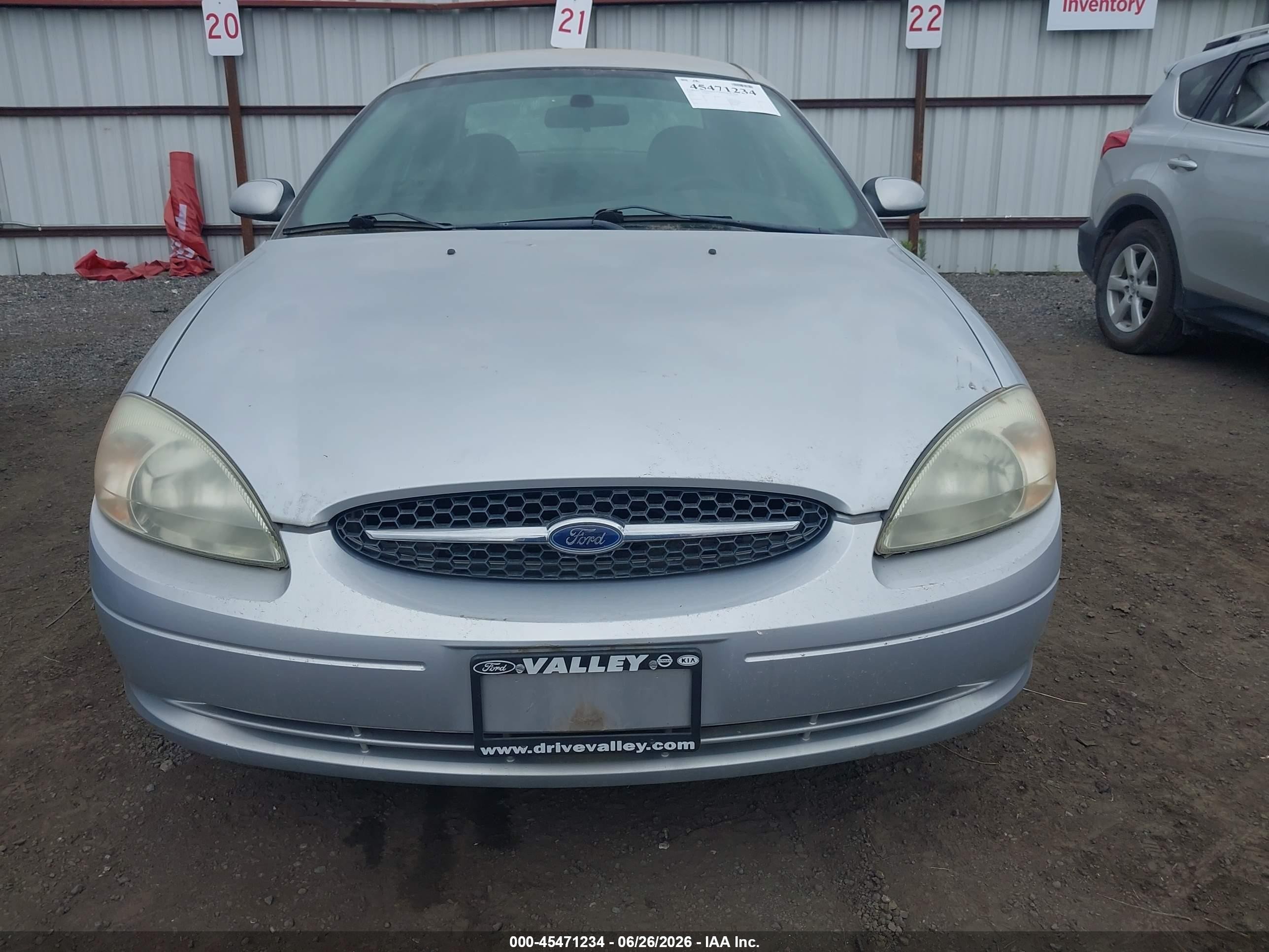 2003 Ford Taurus Ses Серебряный vin: 1FAFP55U43G262913