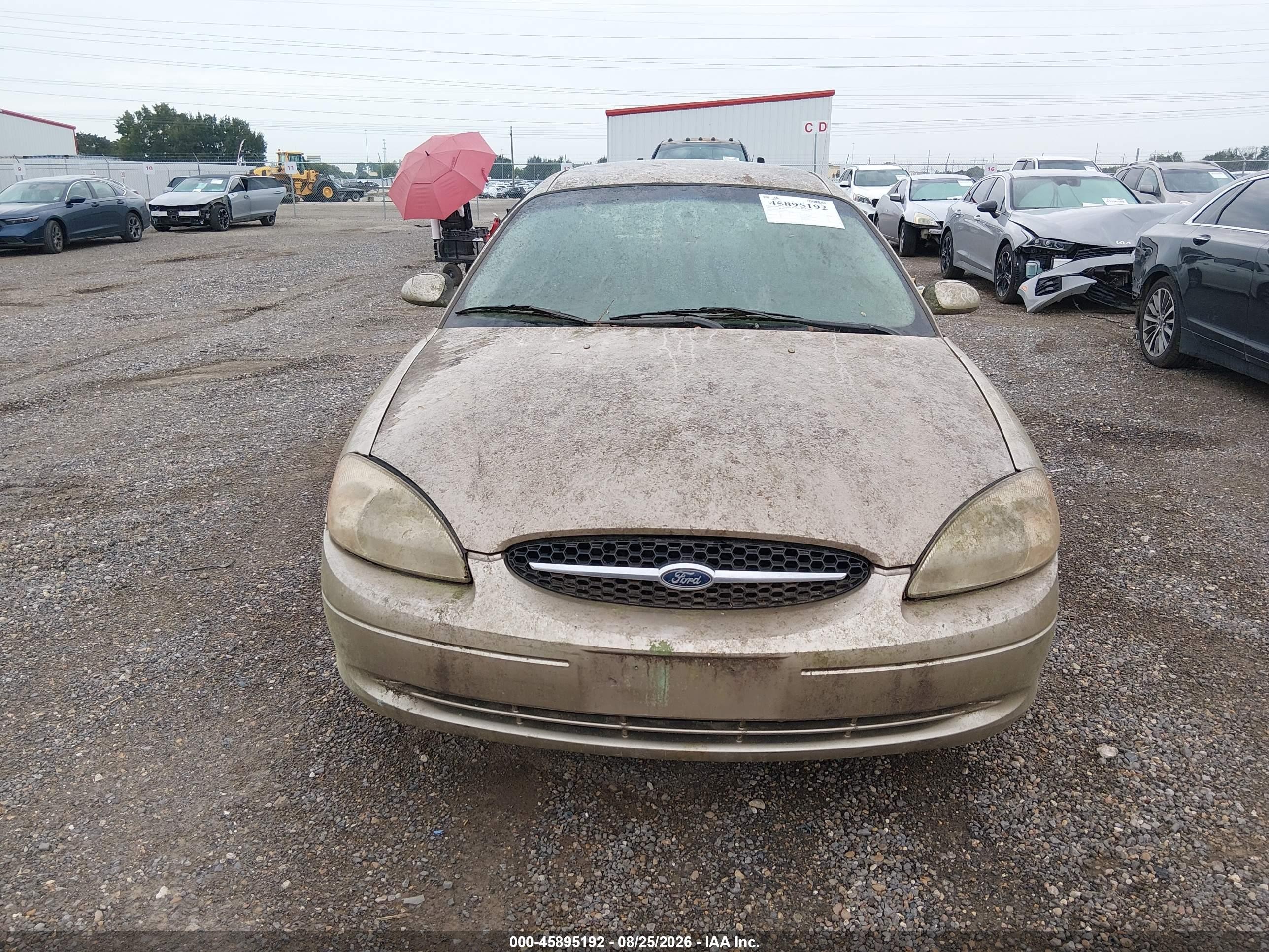 2000 Ford Taurus Ses Золотой vin: 1FAFP55U4YA250657