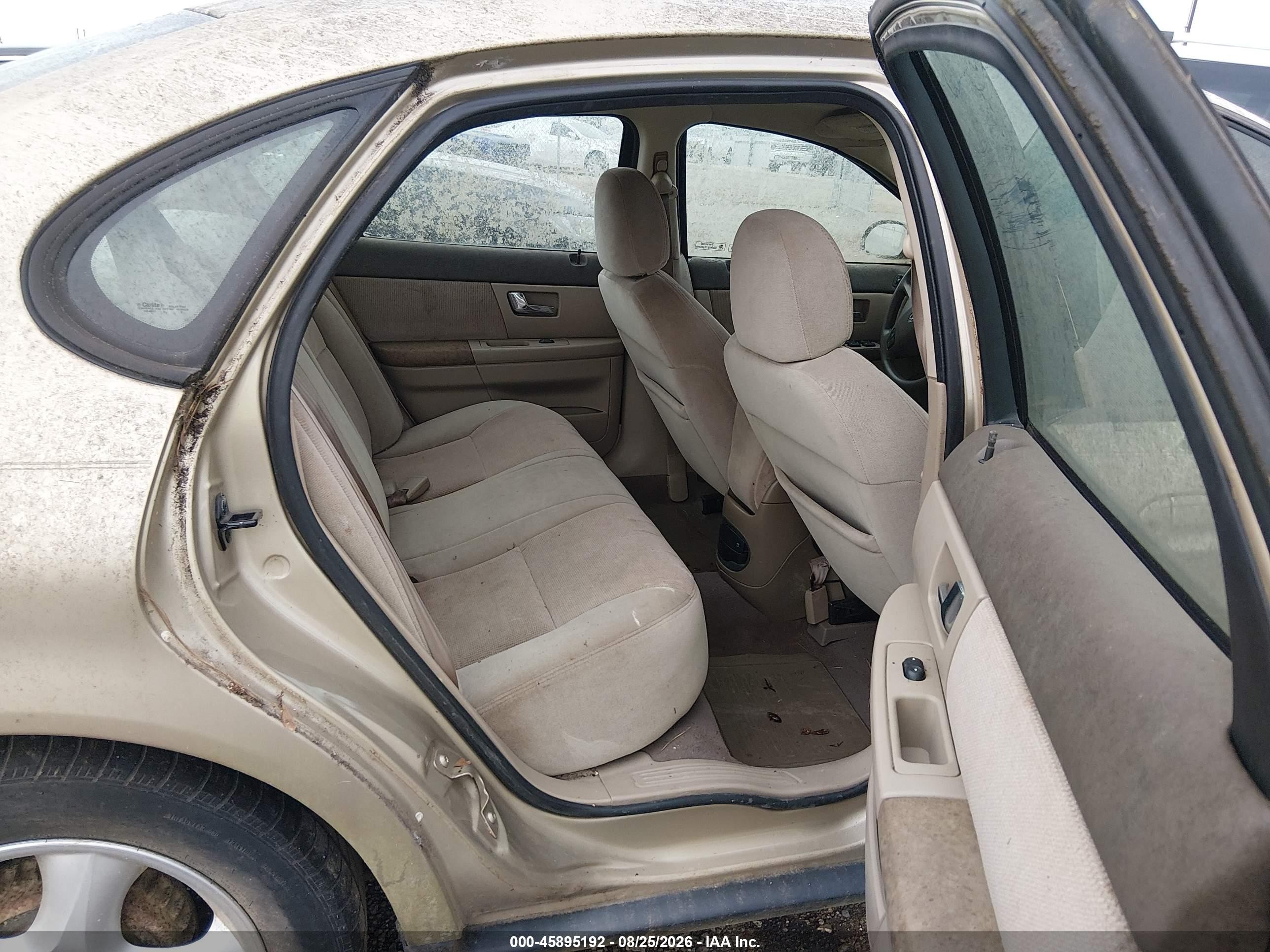 2000 Ford Taurus Ses Золотой vin: 1FAFP55U4YA250657
