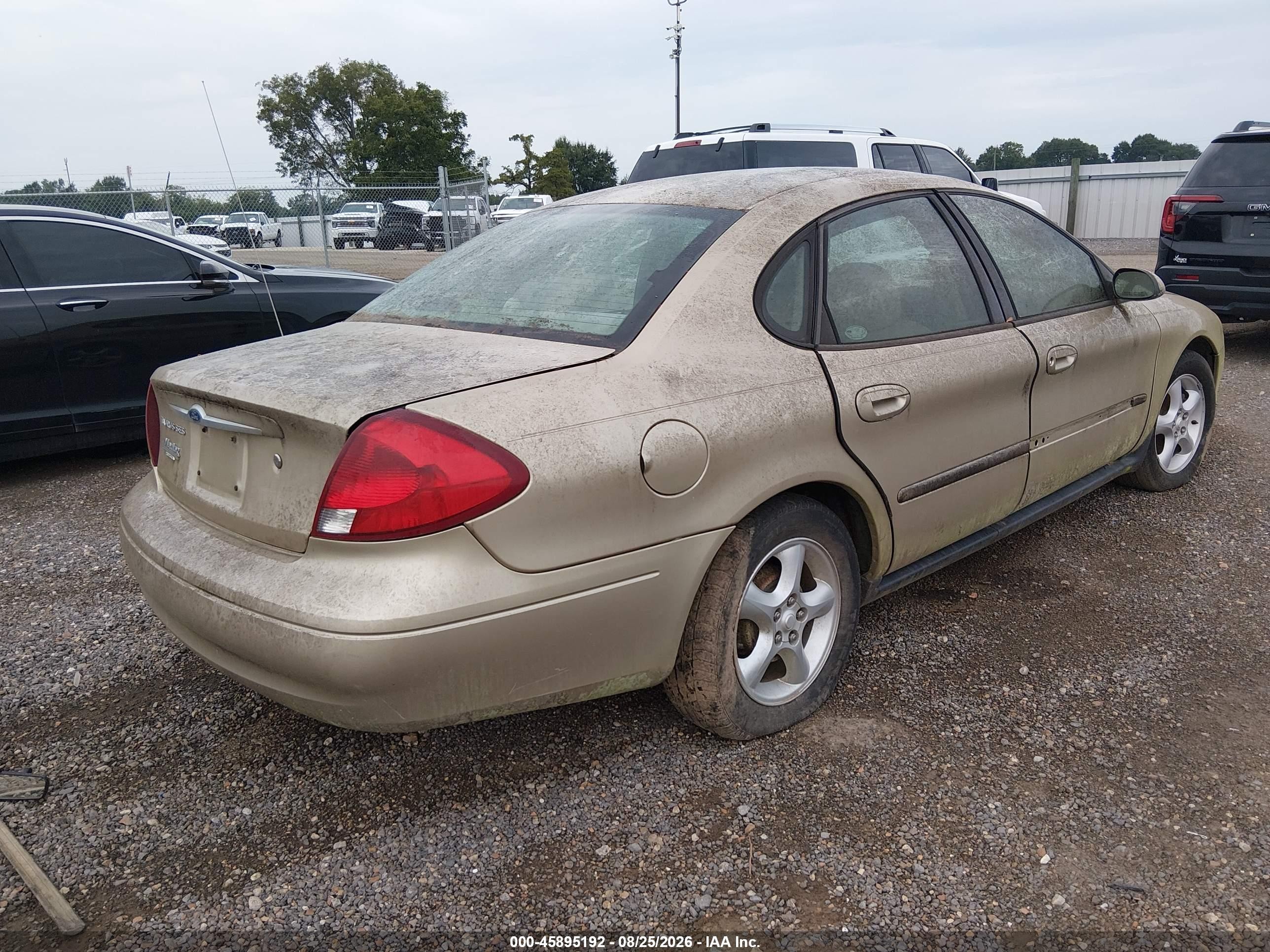 2000 Ford Taurus Ses Золотой vin: 1FAFP55U4YA250657