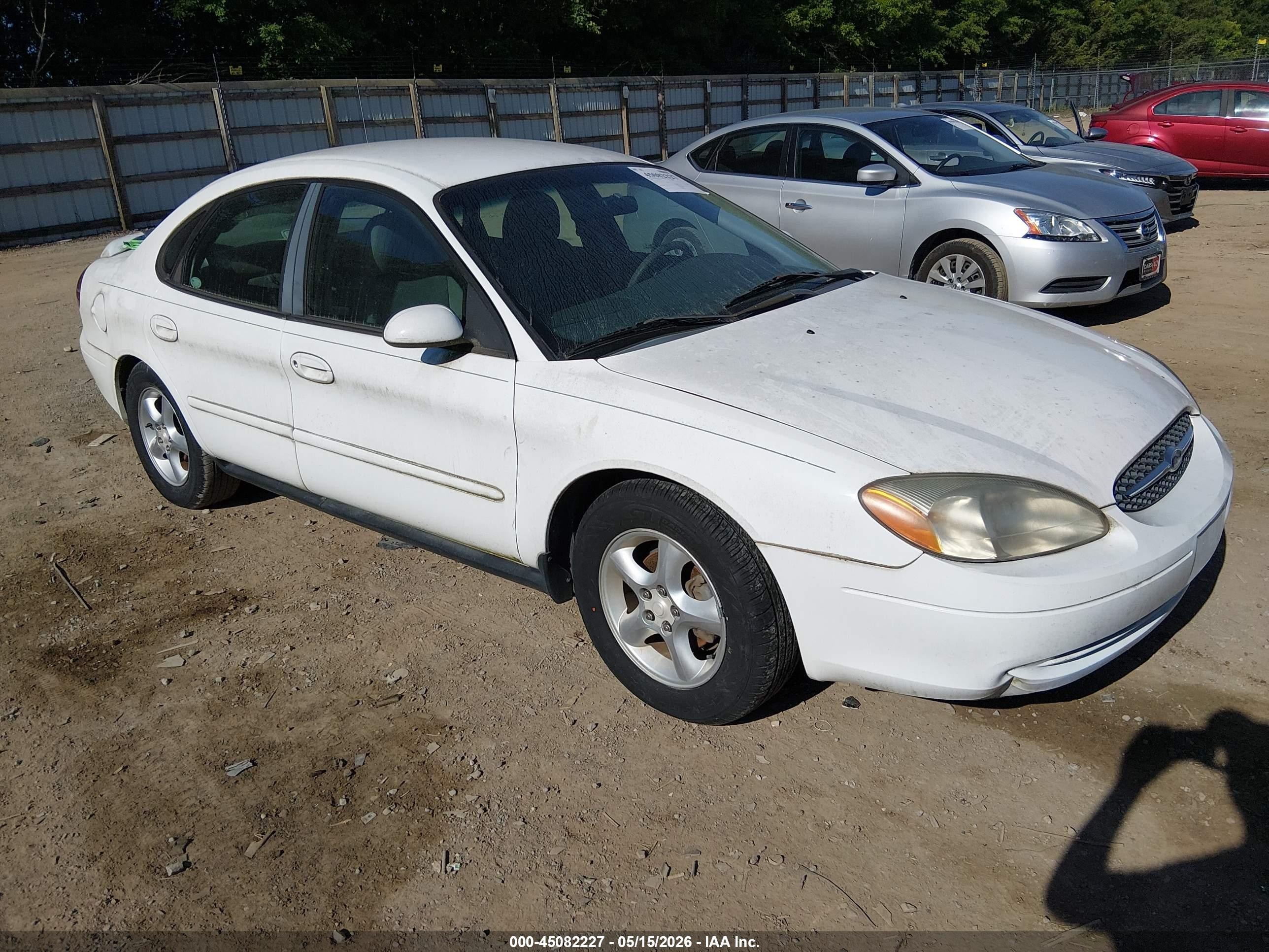 2000 Ford Taurus Ses White vin: 1FAFP55U4YA271315