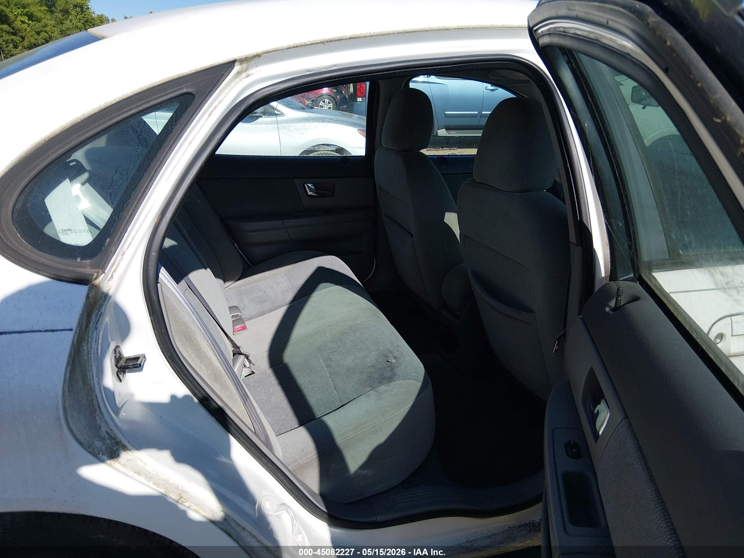 2000 Ford Taurus Ses White vin: 1FAFP55U4YA271315