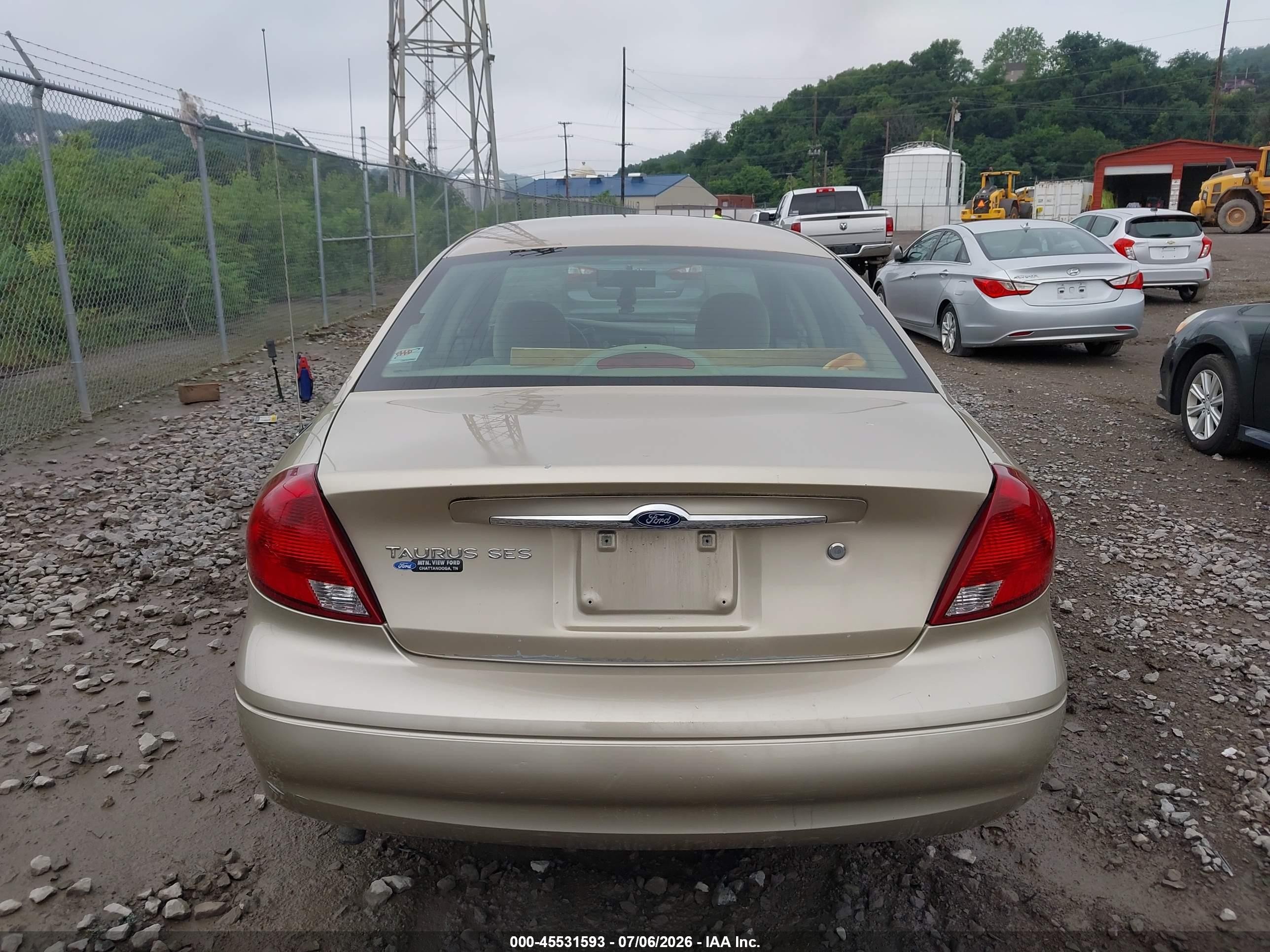2001 Ford Taurus Ses Beige vin: 1FAFP55U51A284550