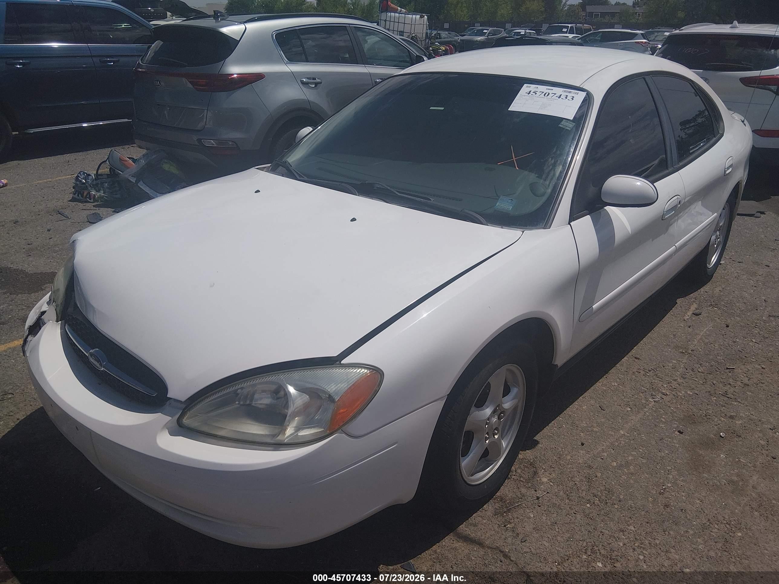 2002 Ford Taurus Ses Deluxe/ses Standard Белый vin: 1FAFP55U62G168594