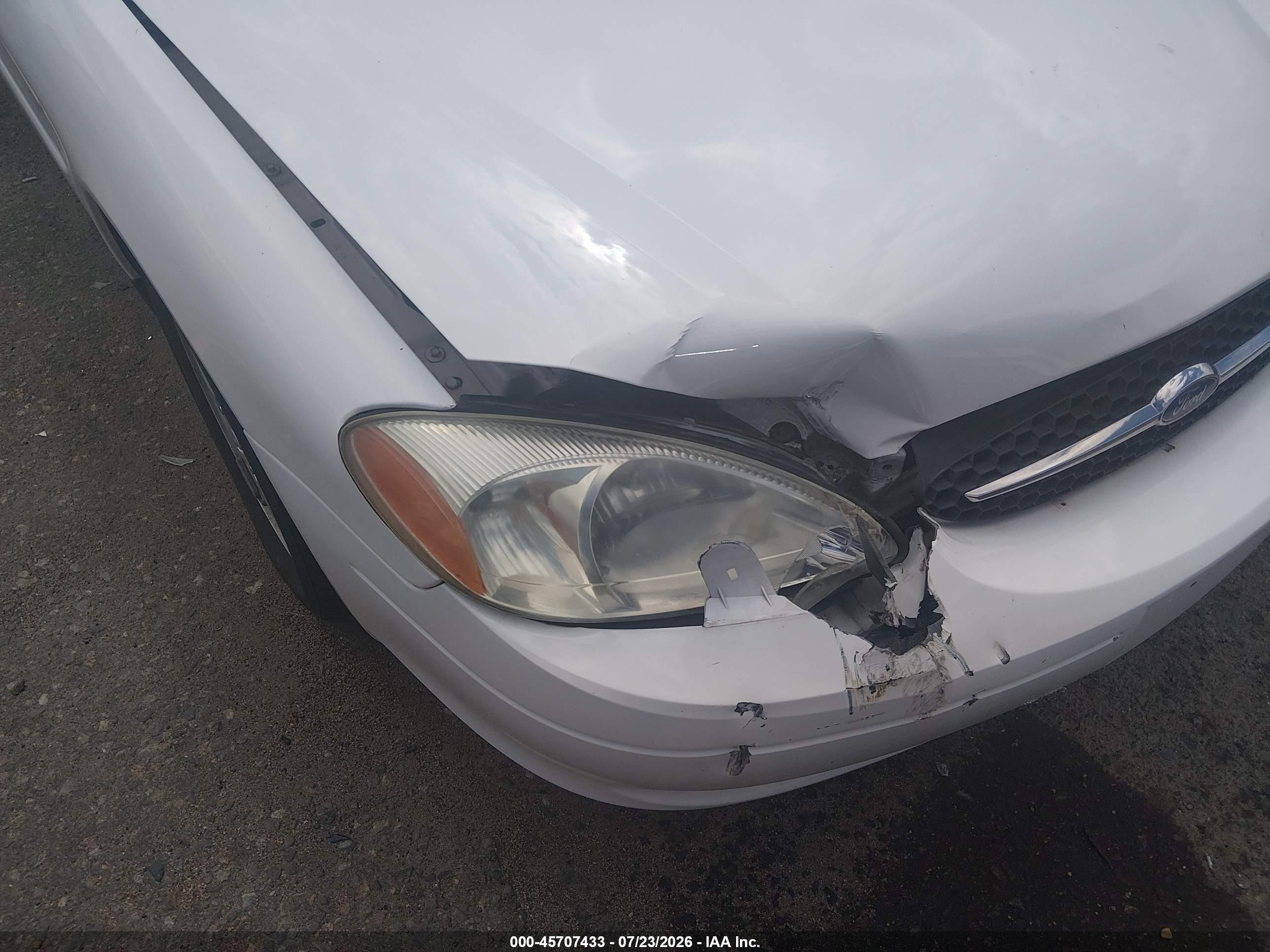 2002 Ford Taurus Ses Deluxe/ses Standard Белый vin: 1FAFP55U62G168594