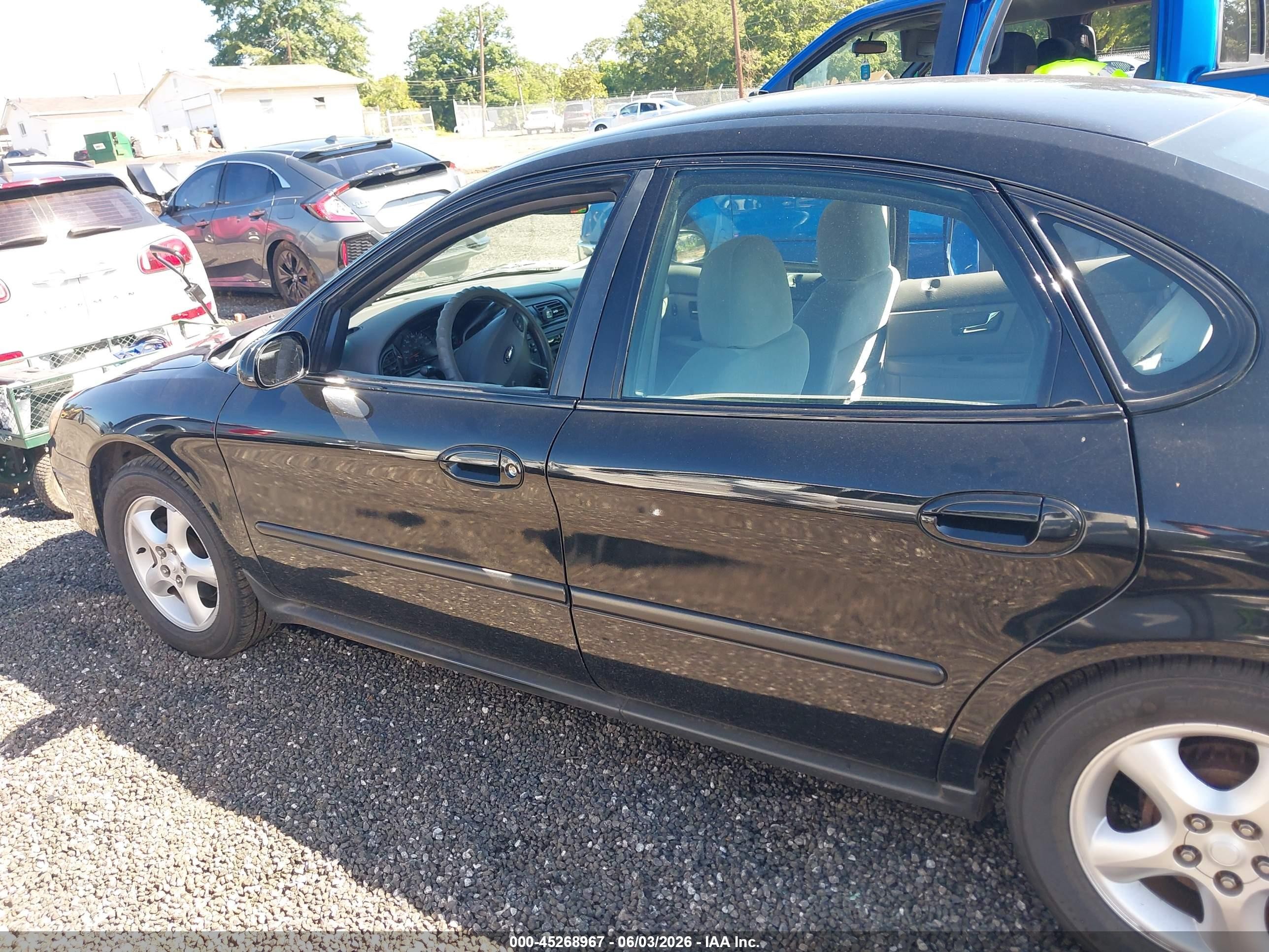 2000 Ford Taurus Ses Black vin: 1FAFP55U6YG292728