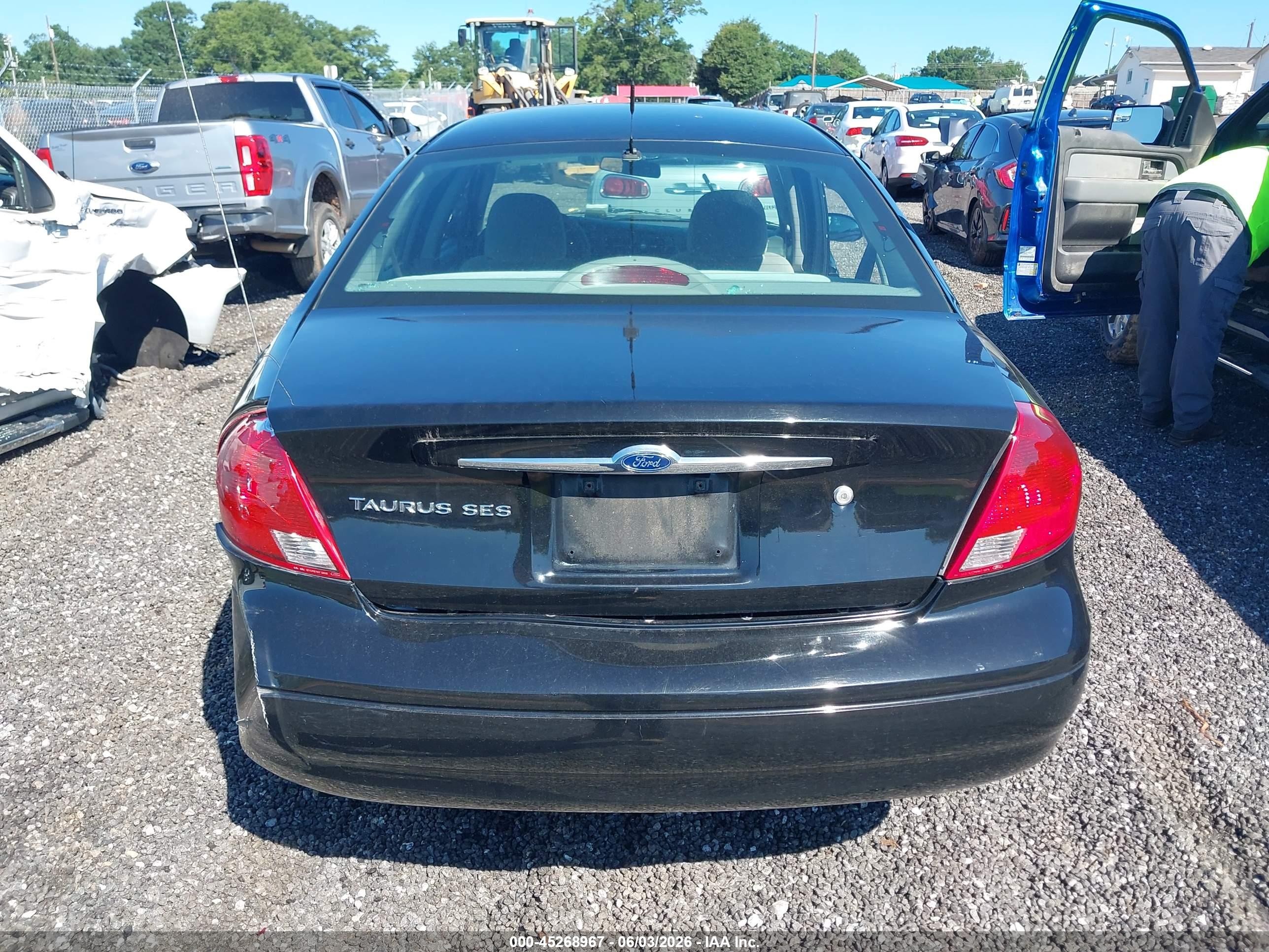 2000 Ford Taurus Ses Black vin: 1FAFP55U6YG292728