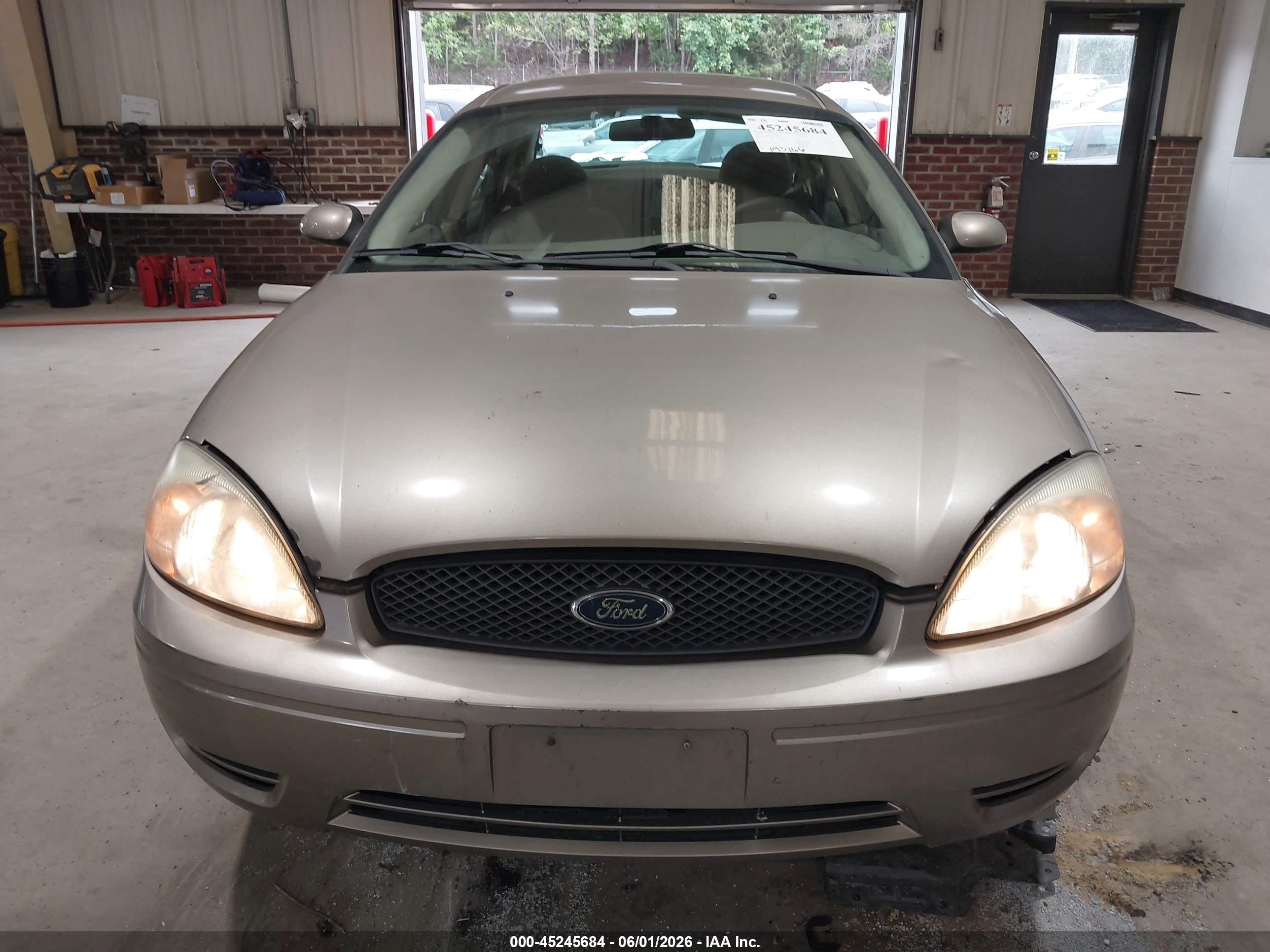 2004 Ford Taurus Ses Золотой vin: 1FAFP55U74A119829