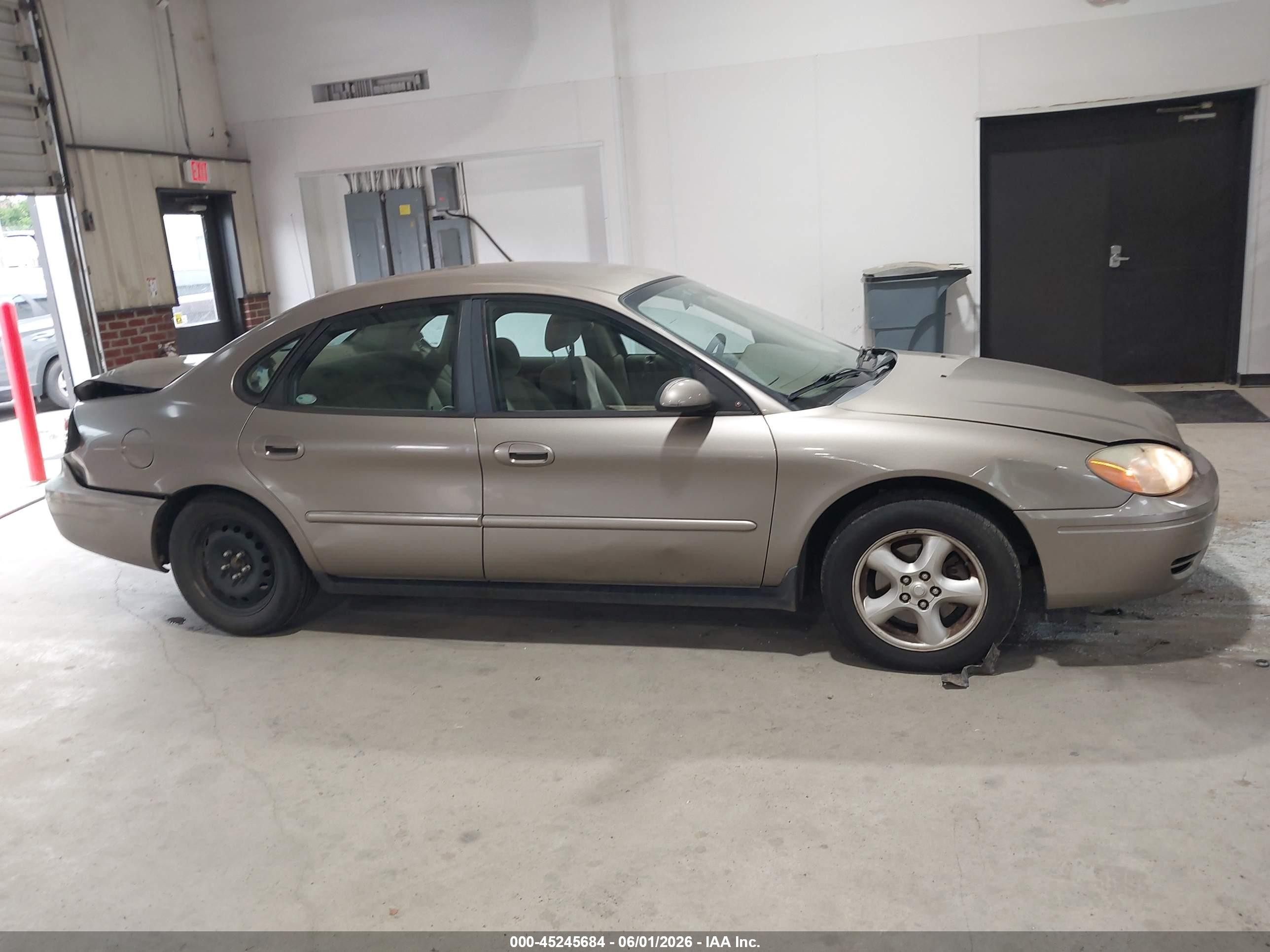 2004 Ford Taurus Ses Золотой vin: 1FAFP55U74A119829