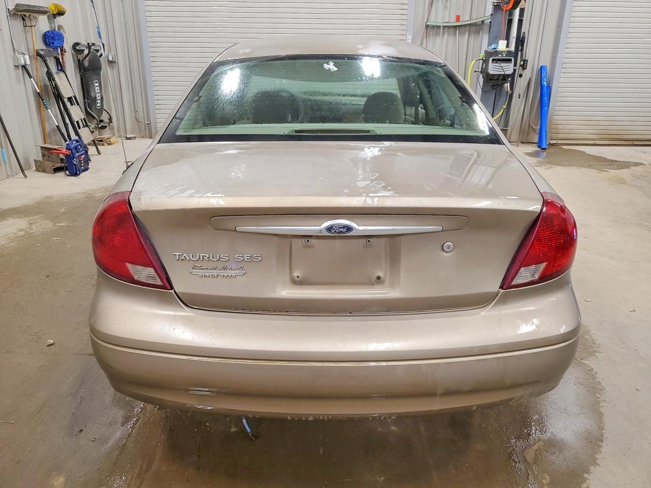2003 Ford Taurus Ses Tan vin: 1FAFP55U83A261623