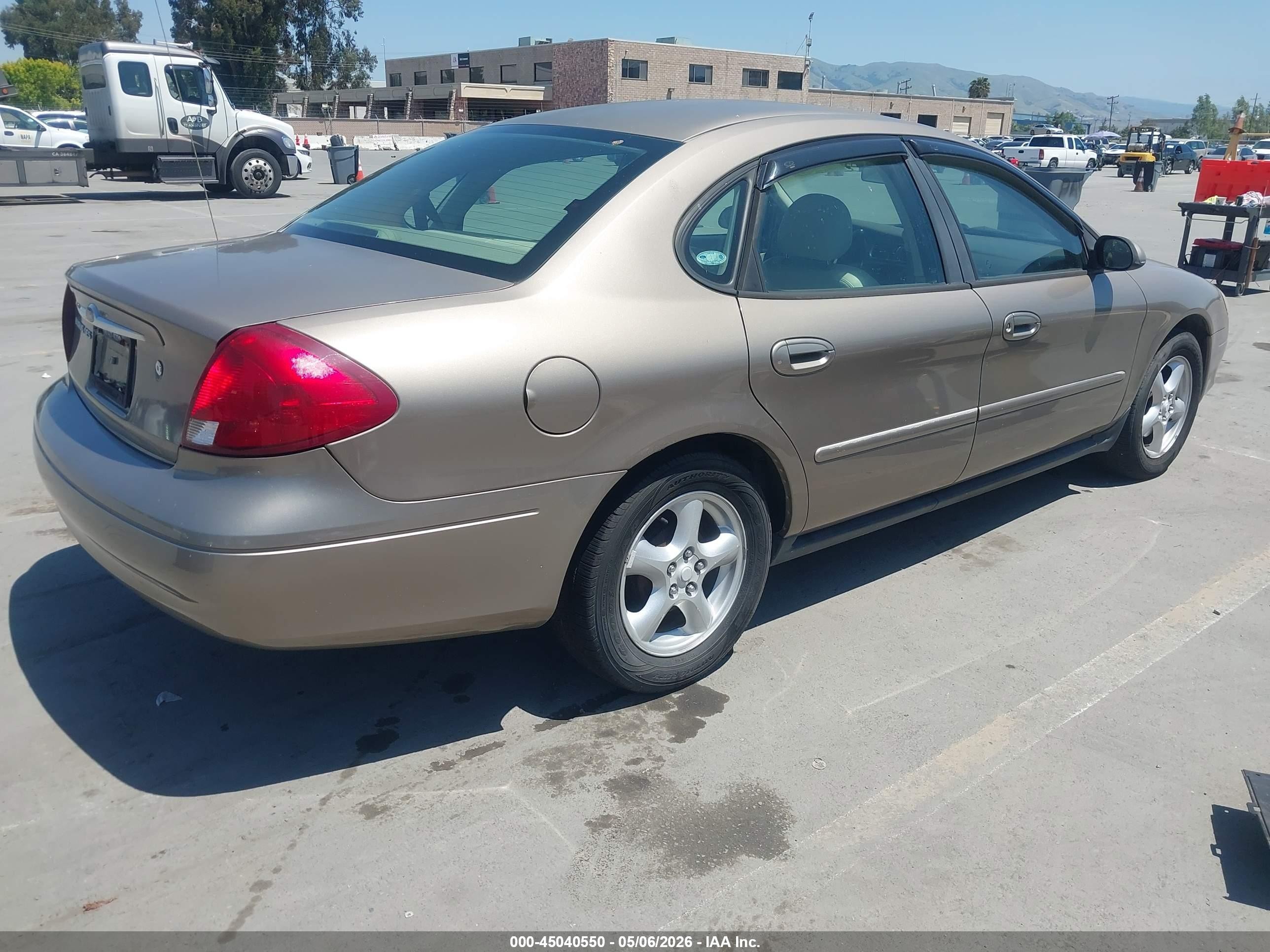 2002 Ford Taurus Ses Beige vin: 1FAFP55U92G156360