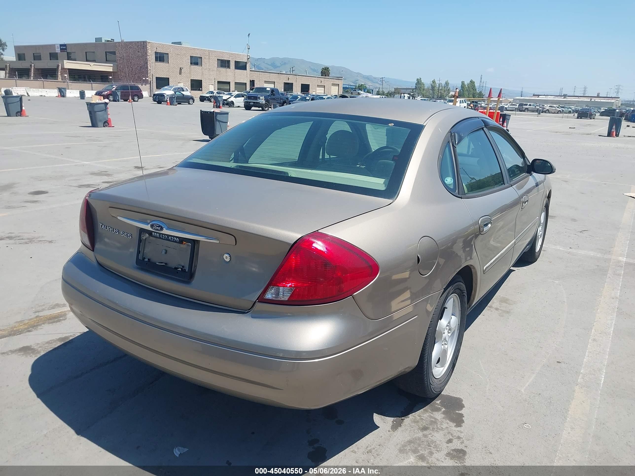 2002 Ford Taurus Ses Beige vin: 1FAFP55U92G156360