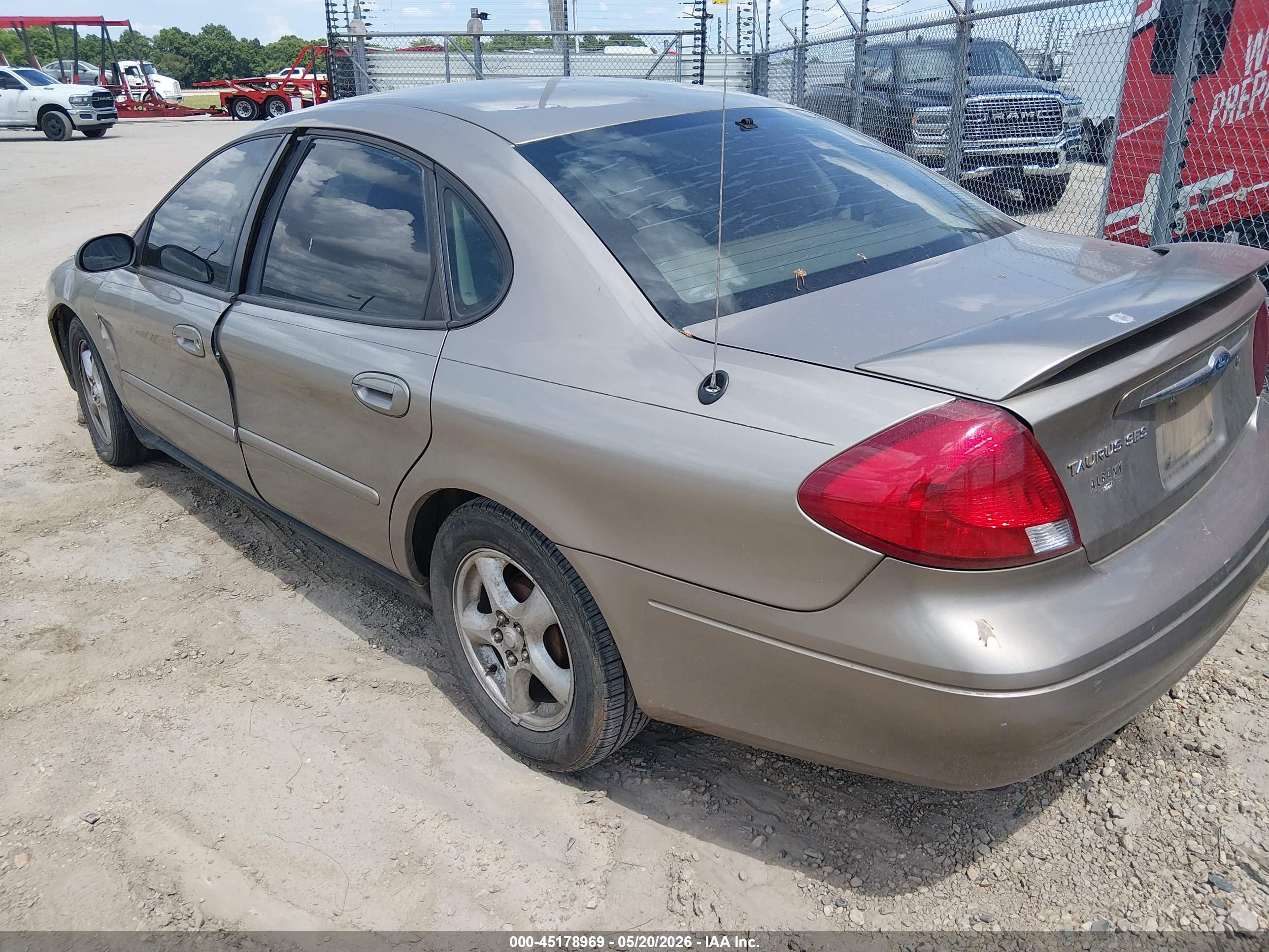 2003 Ford Taurus Ses Tan vin: 1FAFP55U93A189153