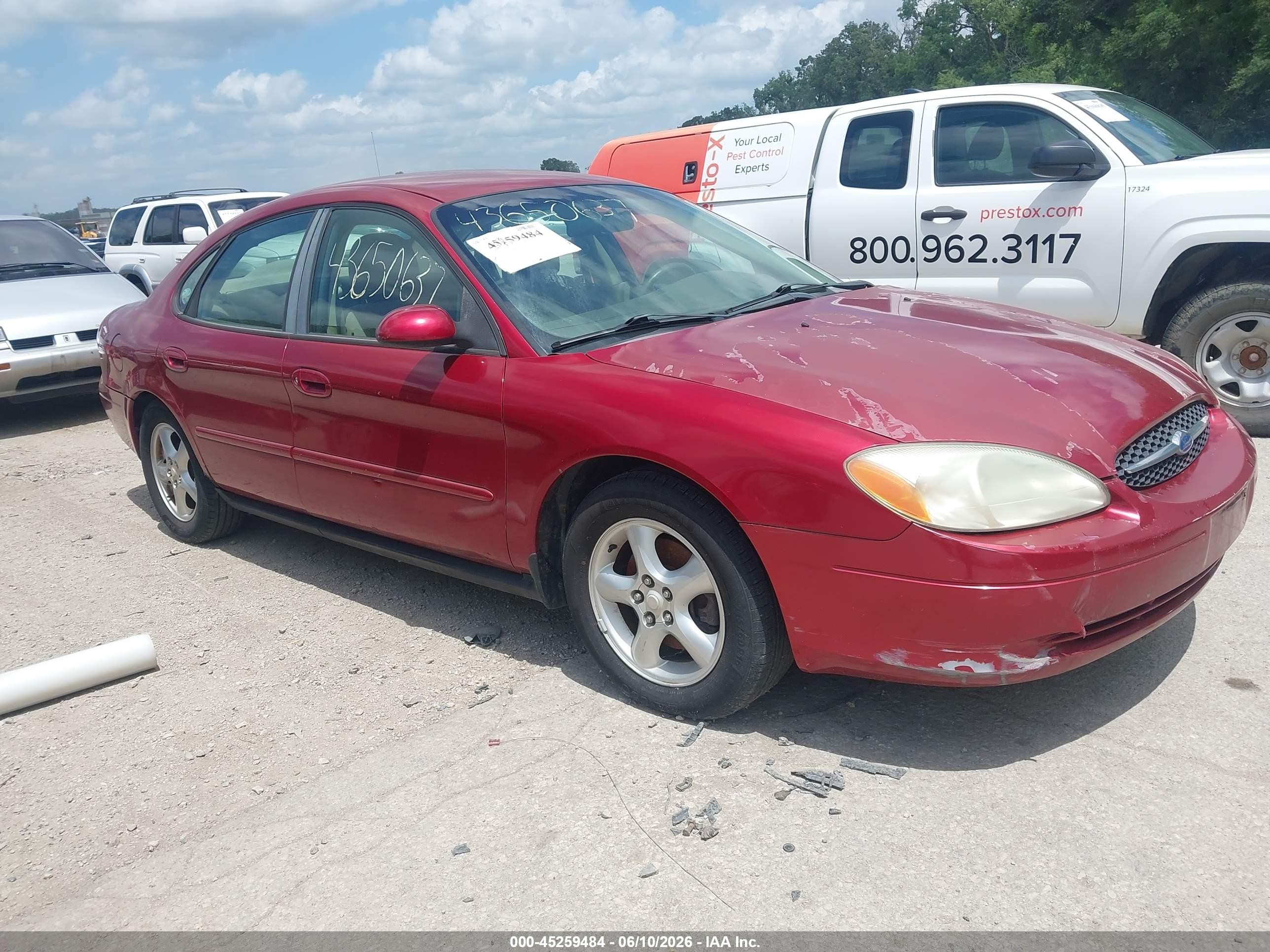 2001 Ford Taurus Ses Red vin: 1FAFP55UX1G214667