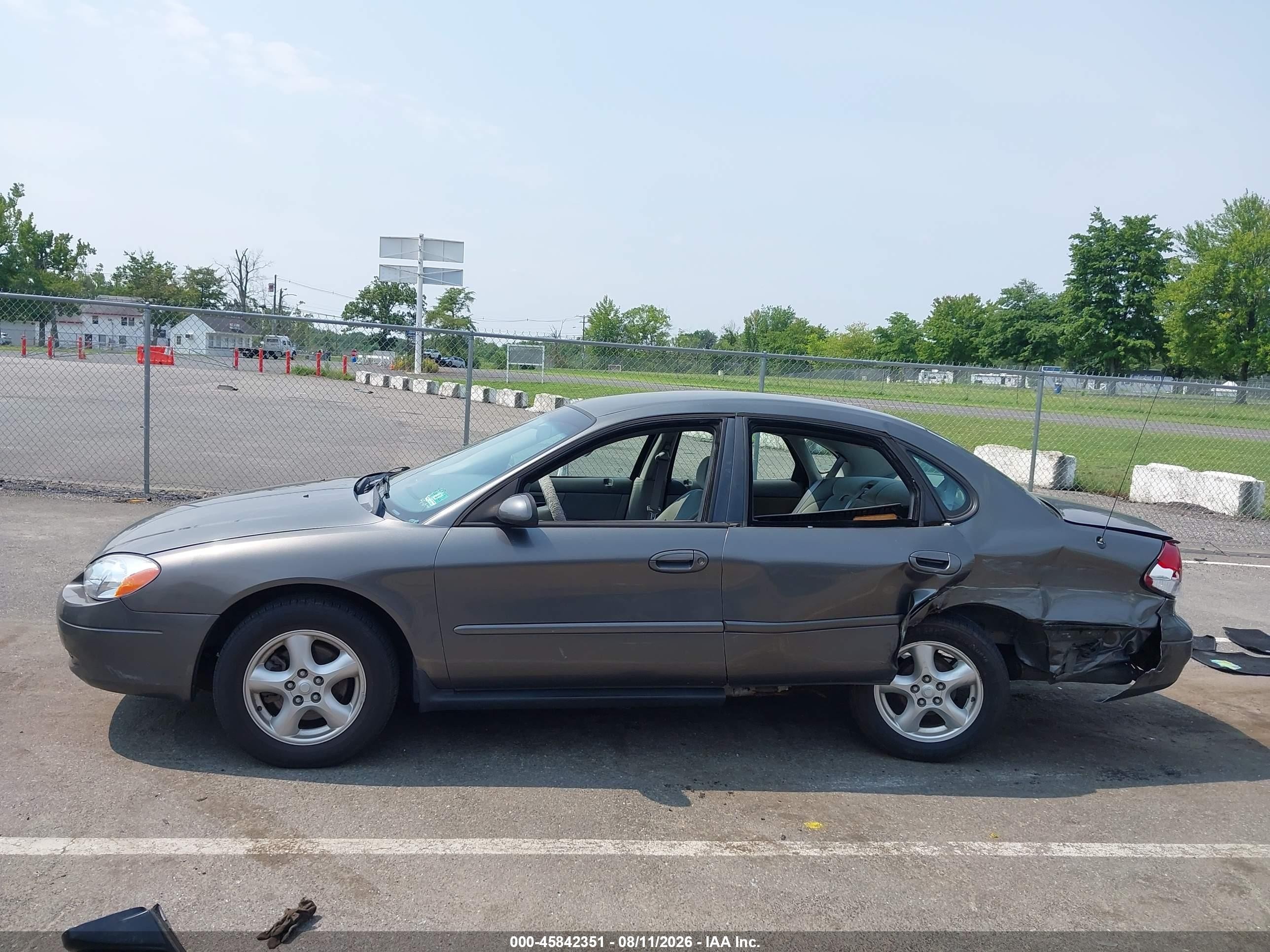 2002 Ford Taurus Ses Deluxe/ses Standard Gray vin: 1FAFP55UX2G183891