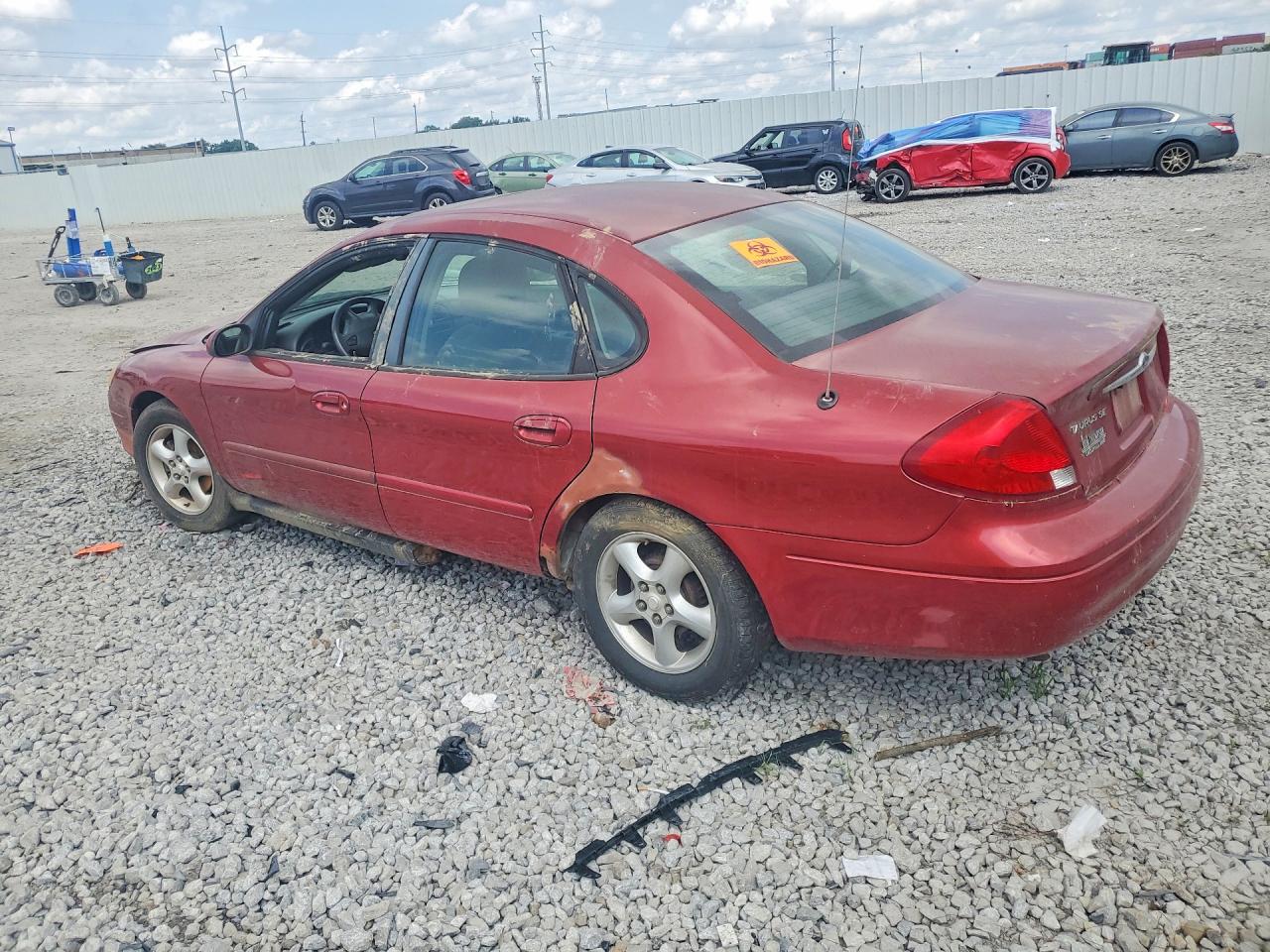 2000 Ford Taurus Ses Red vin: 1FAFP55UXYA170215