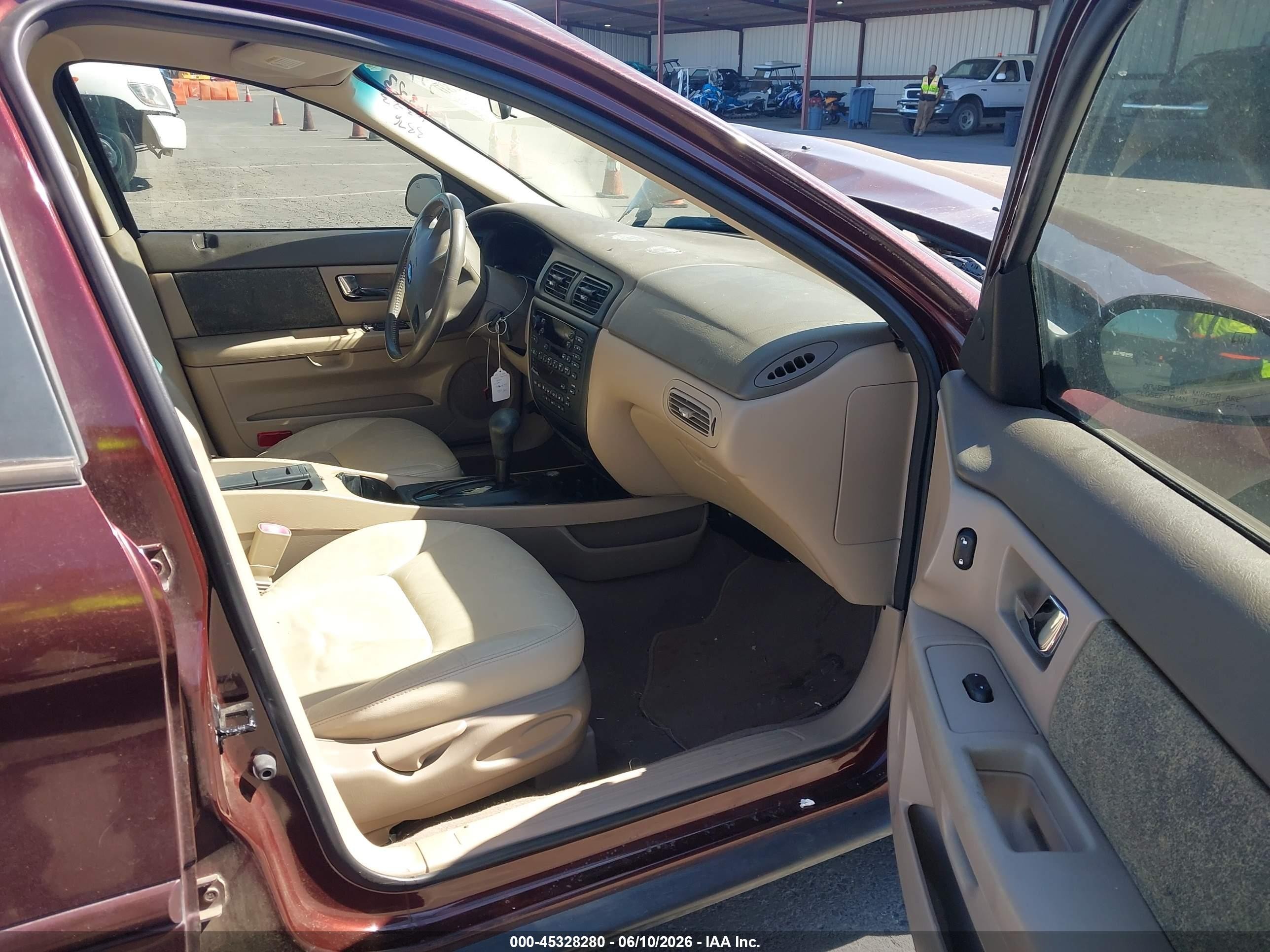 2001 Ford Taurus Sel Red vin: 1FAFP56S01A236869