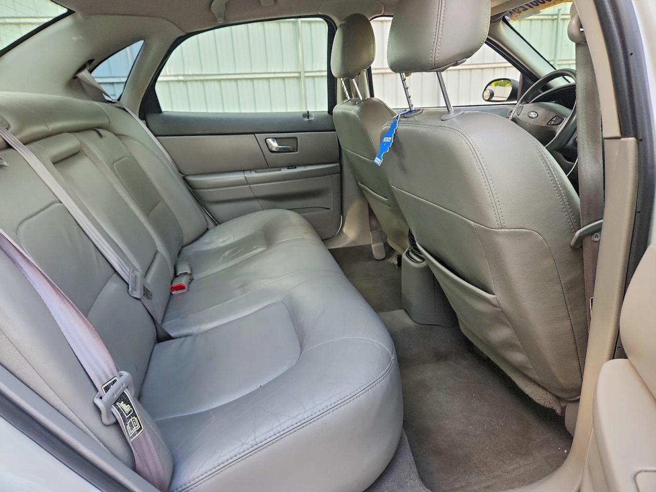 2002 Ford Taurus Sel White vin: 1FAFP56S12A126396