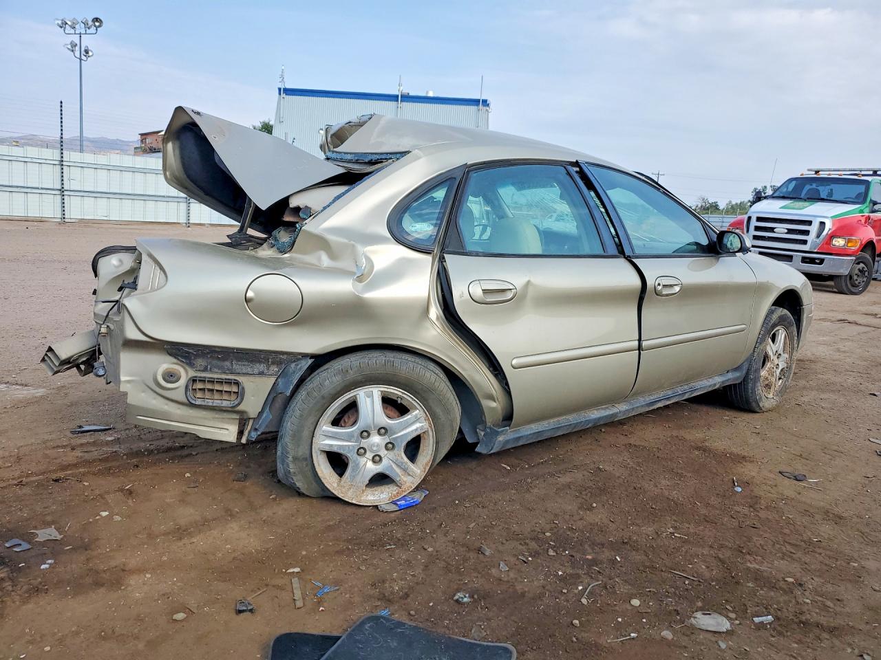 2004 Ford Taurus Sel Gold vin: 1FAFP56S8YG281002