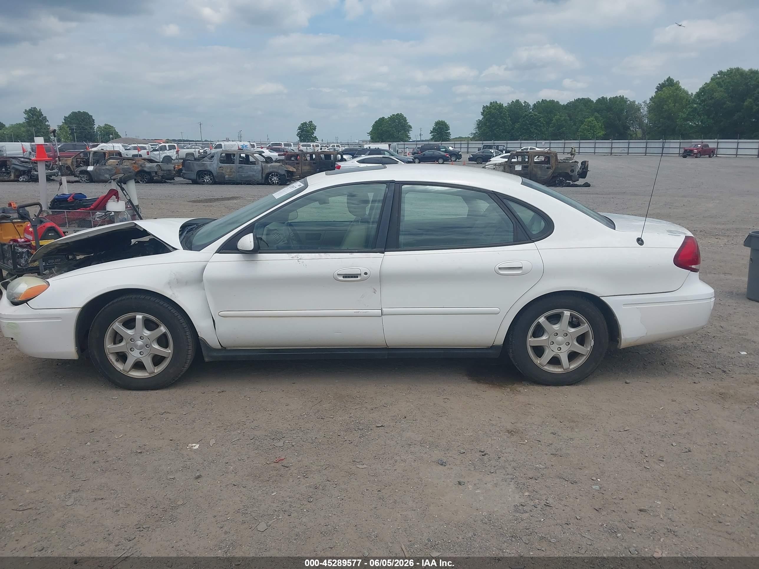 2007 Ford Taurus Sel White vin: 1FAFP56U17A111289
