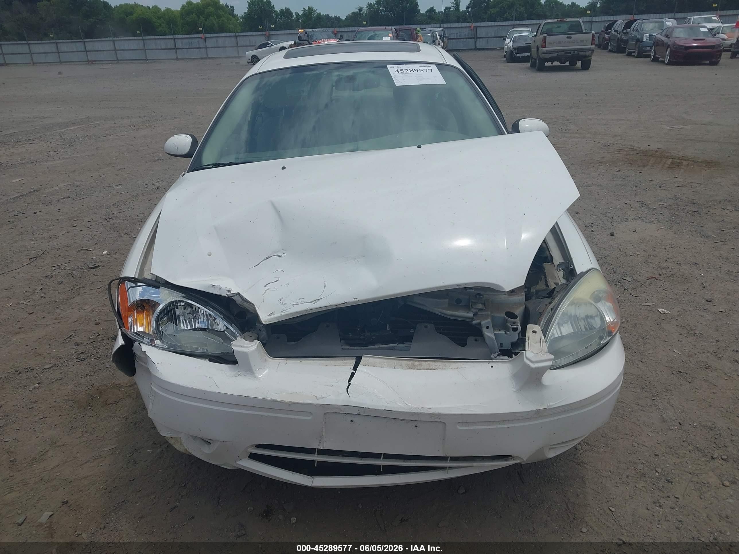 2007 Ford Taurus Sel White vin: 1FAFP56U17A111289