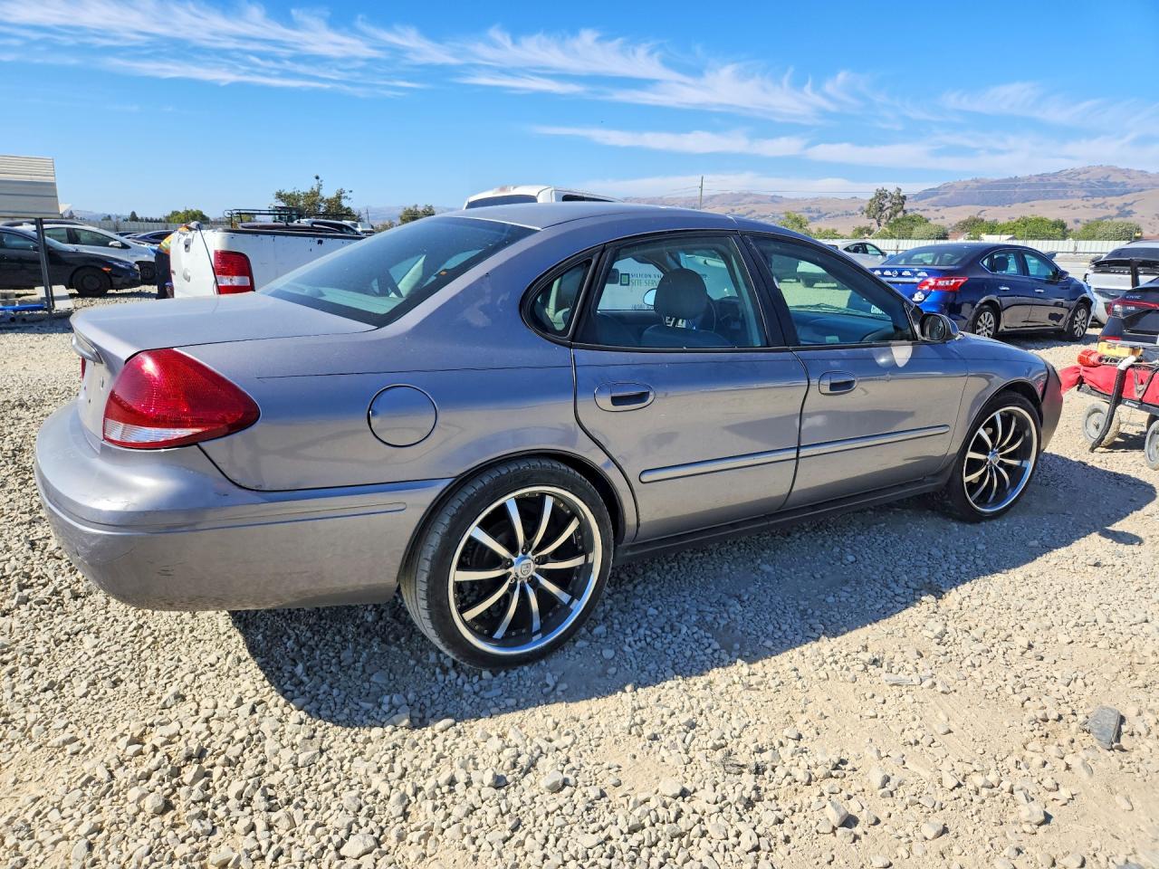 2006 Ford Taurus Silver vin: 1FAFP56U36A250001