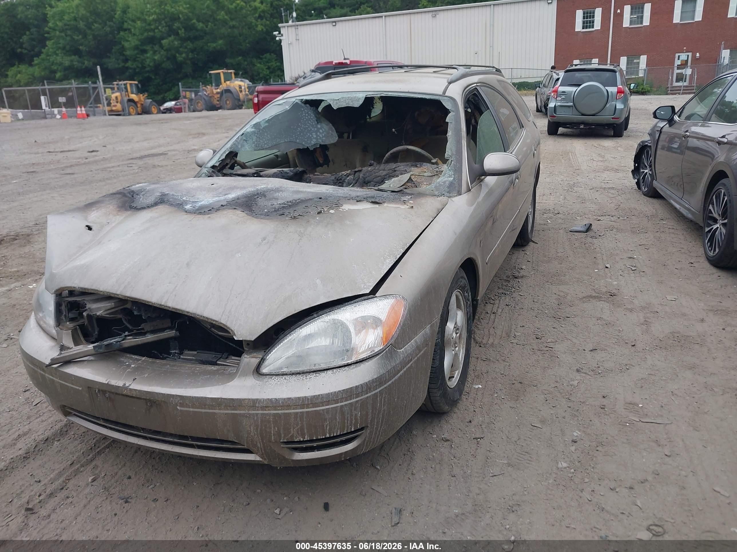 2004 Ford Taurus Se Tan vin: 1FAFP58S84A150095