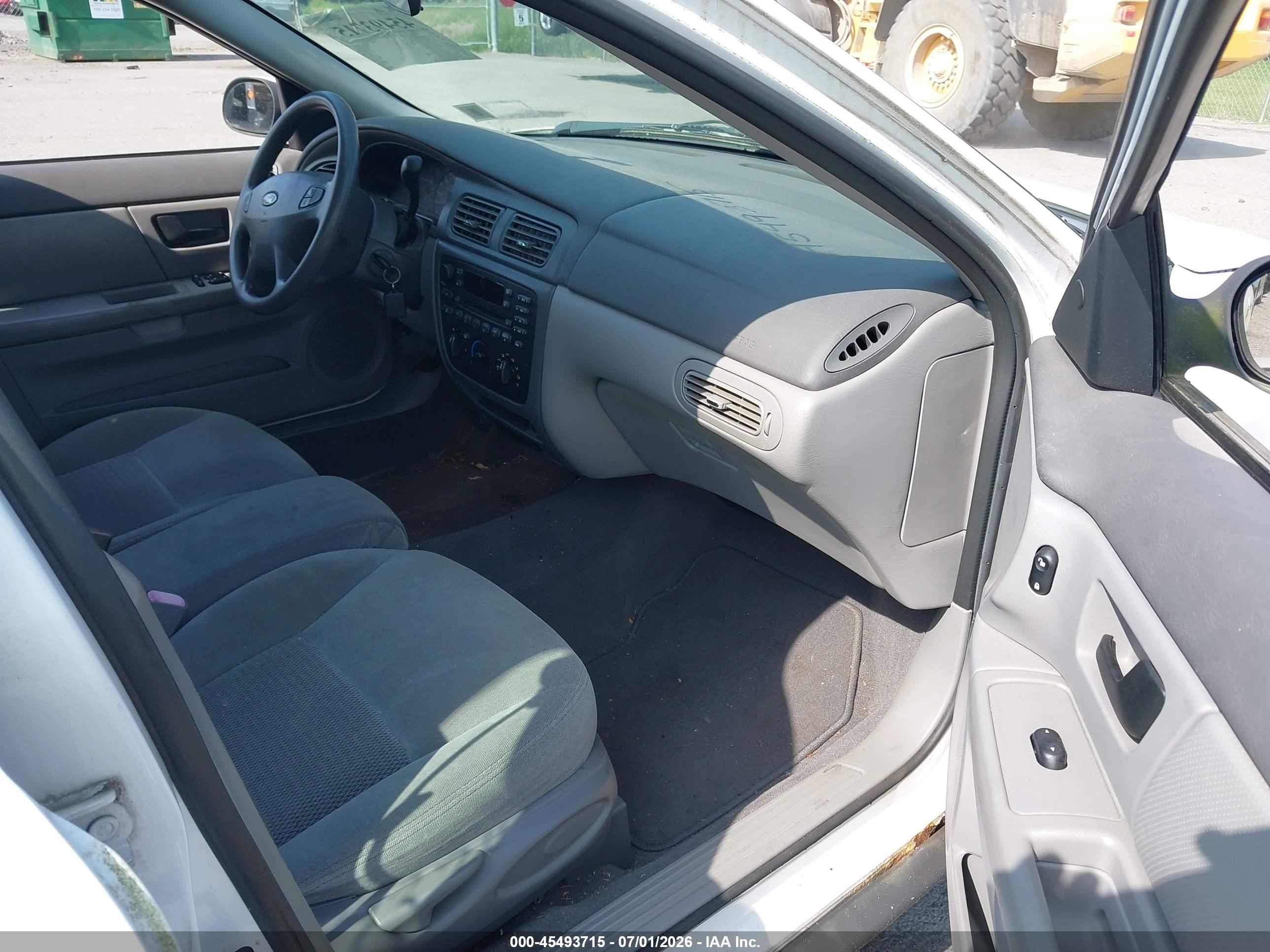 2003 Ford Taurus Se White vin: 1FAFP58S93A192743