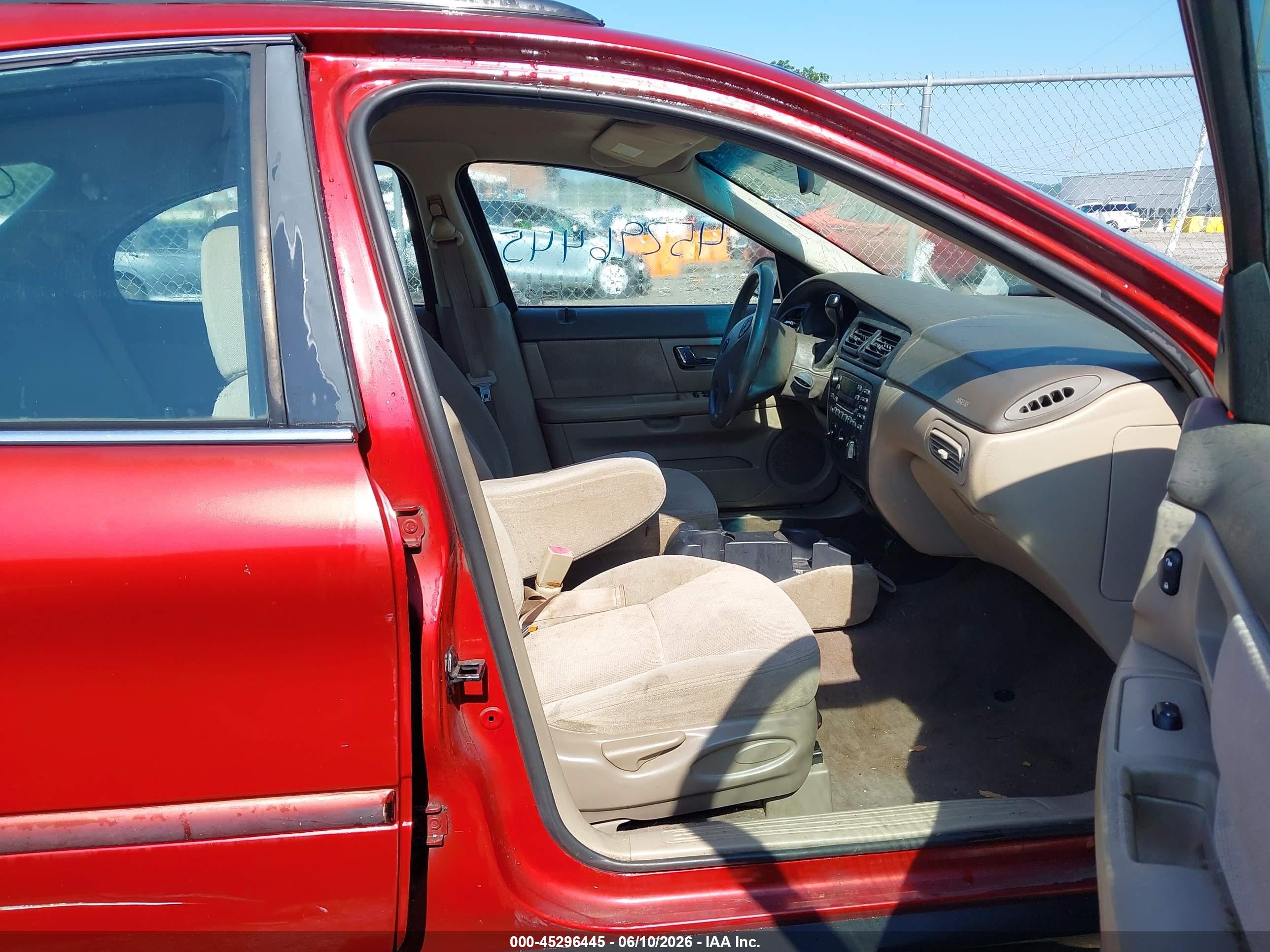 2001 Ford Taurus Se Red vin: 1FAFP58U31A192834