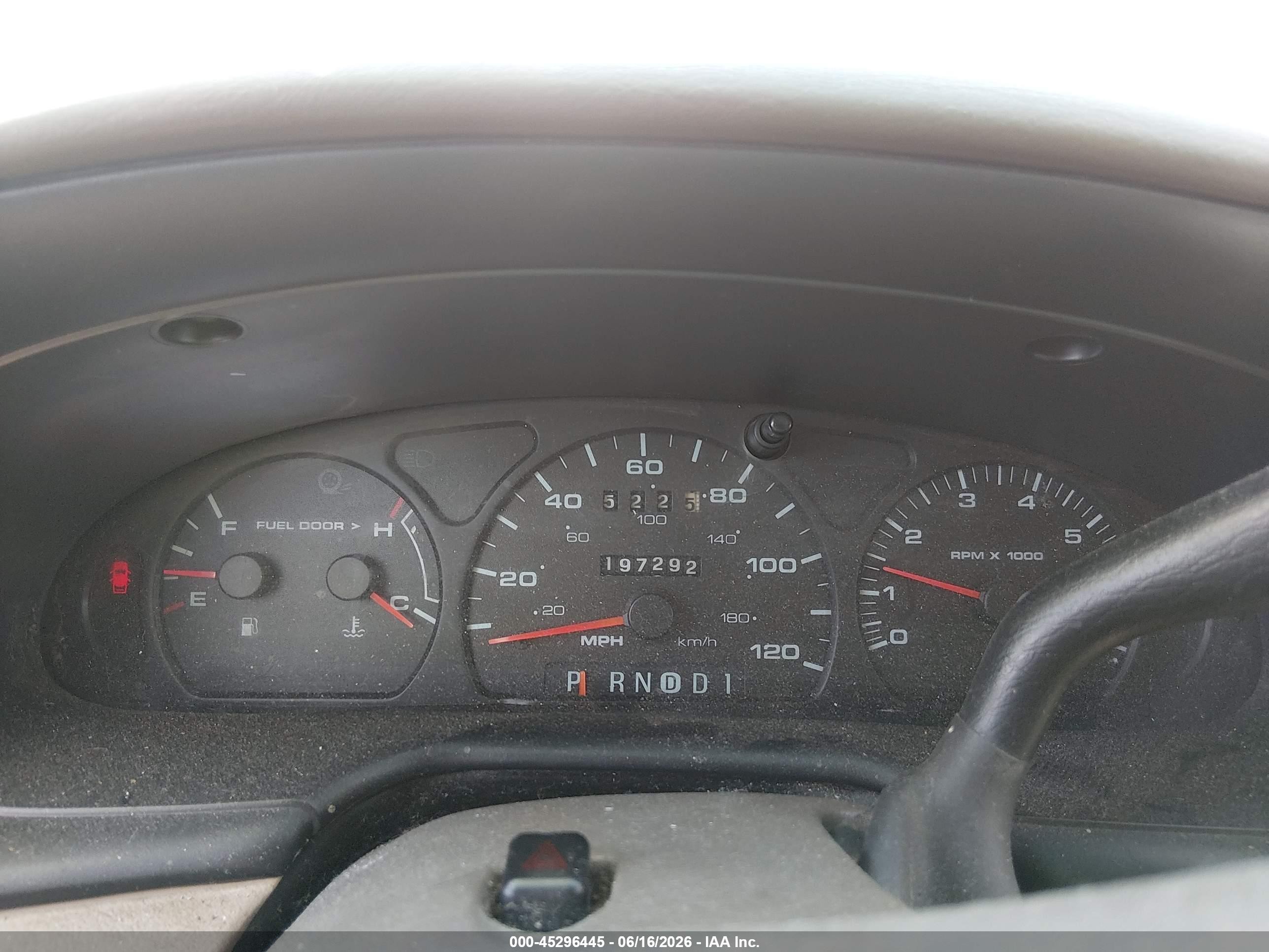 2001 Ford Taurus Se Red vin: 1FAFP58U31A192834