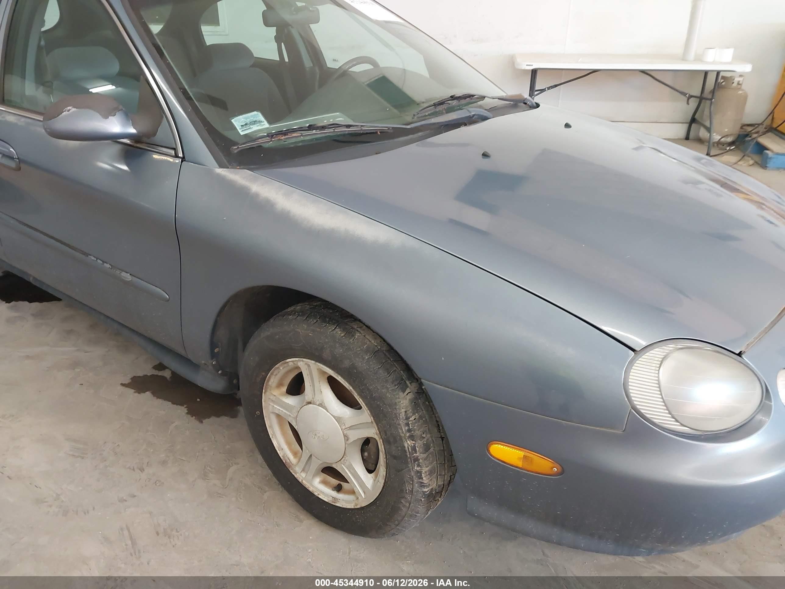 1999 Ford Taurus Se Light Blue vin: 1FAFP58U3XG220752