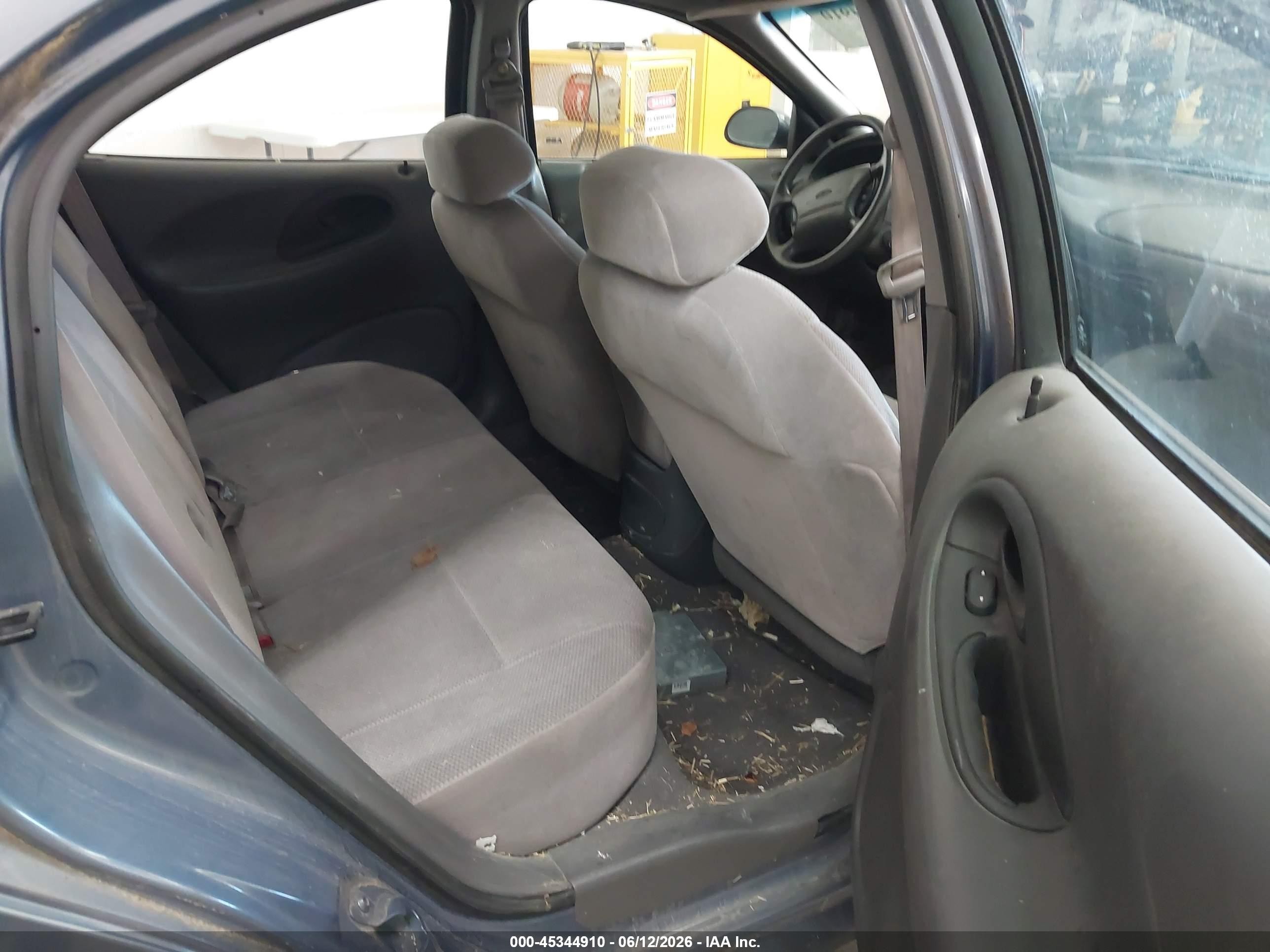 1999 Ford Taurus Se Light Blue vin: 1FAFP58U3XG220752