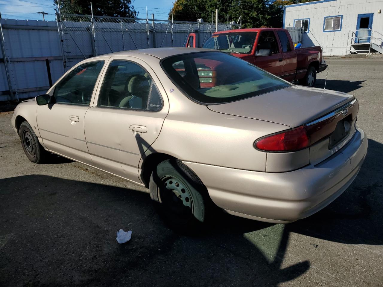 1999 Ford Contour Lx Золотой vin: 1FAFP6534XK185279