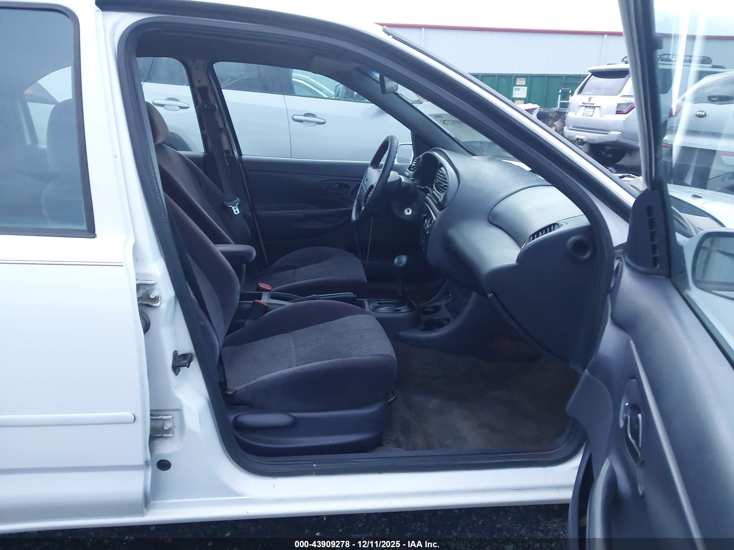 1999 Ford Contour Se White vin: 1FAFP663XXK193658
