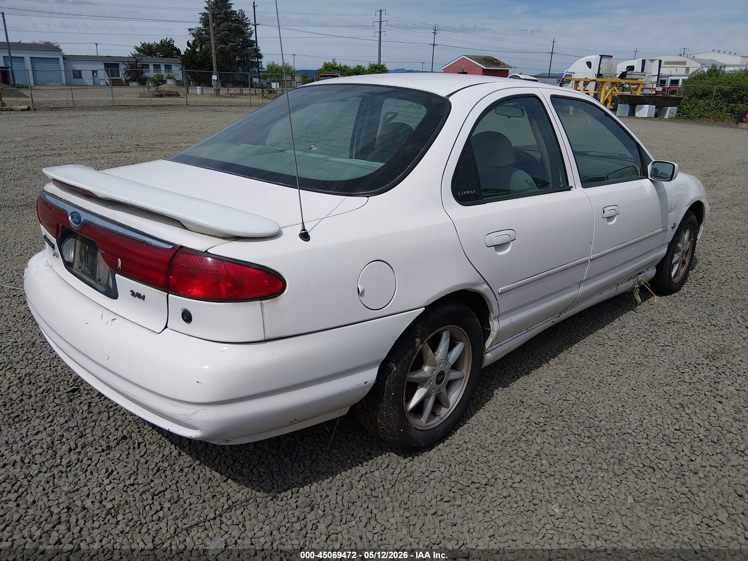 1998 Ford Contour   White vin: 1FAFP66L2WK302371