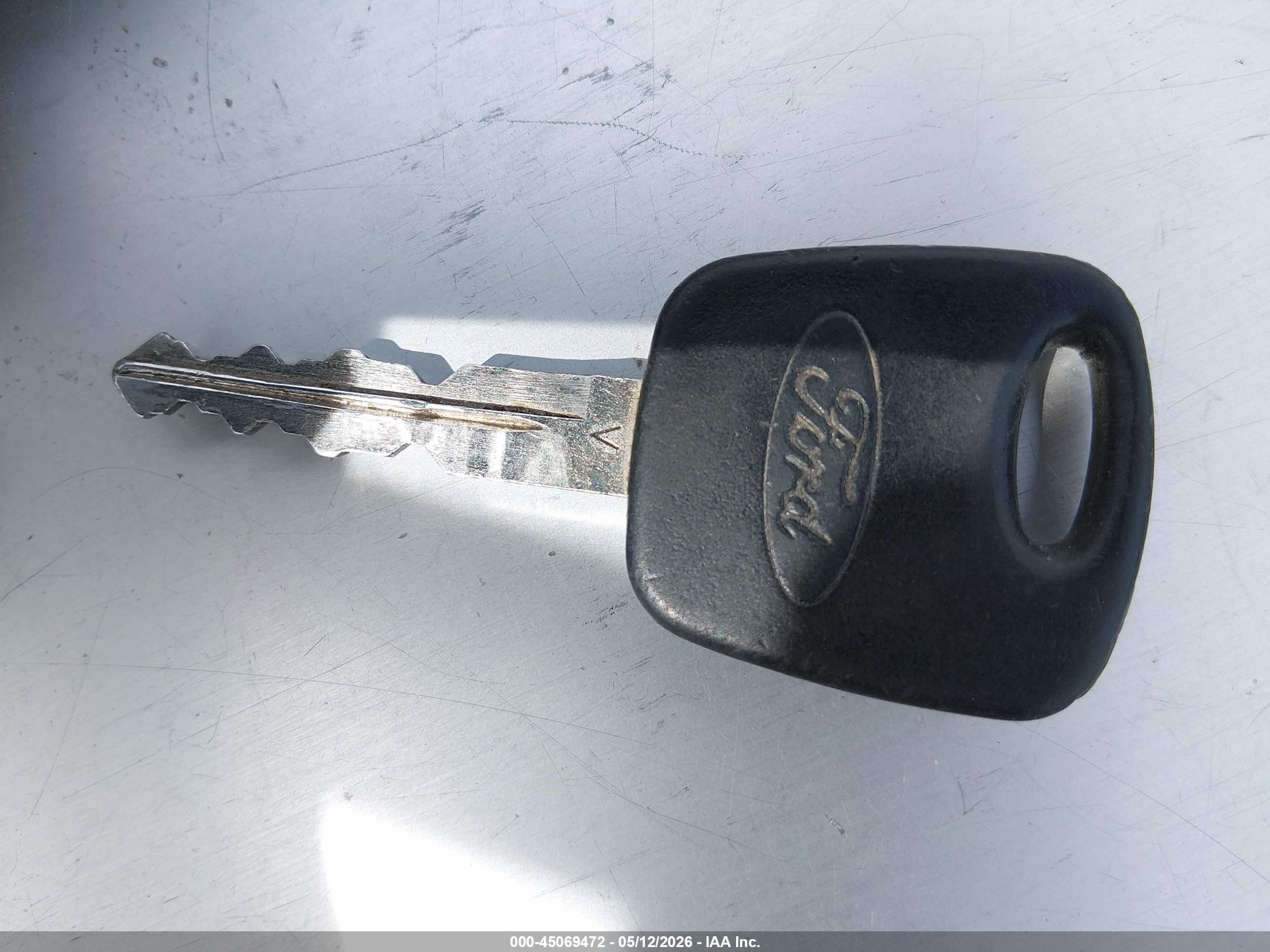 1998 Ford Contour   White vin: 1FAFP66L2WK302371