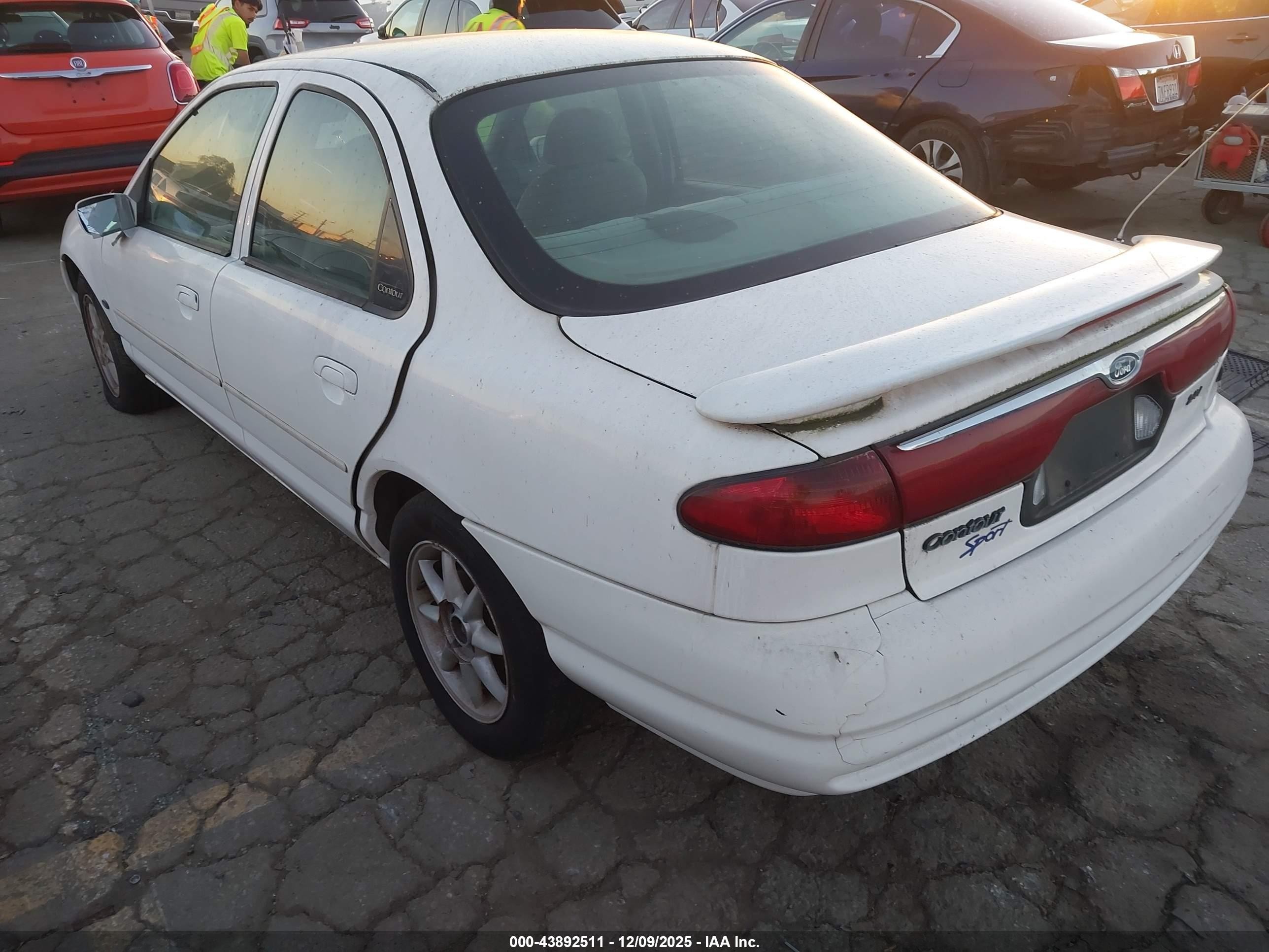 2000 Ford Contour Se Sport Белый vin: 1FAFP66L2YK102108