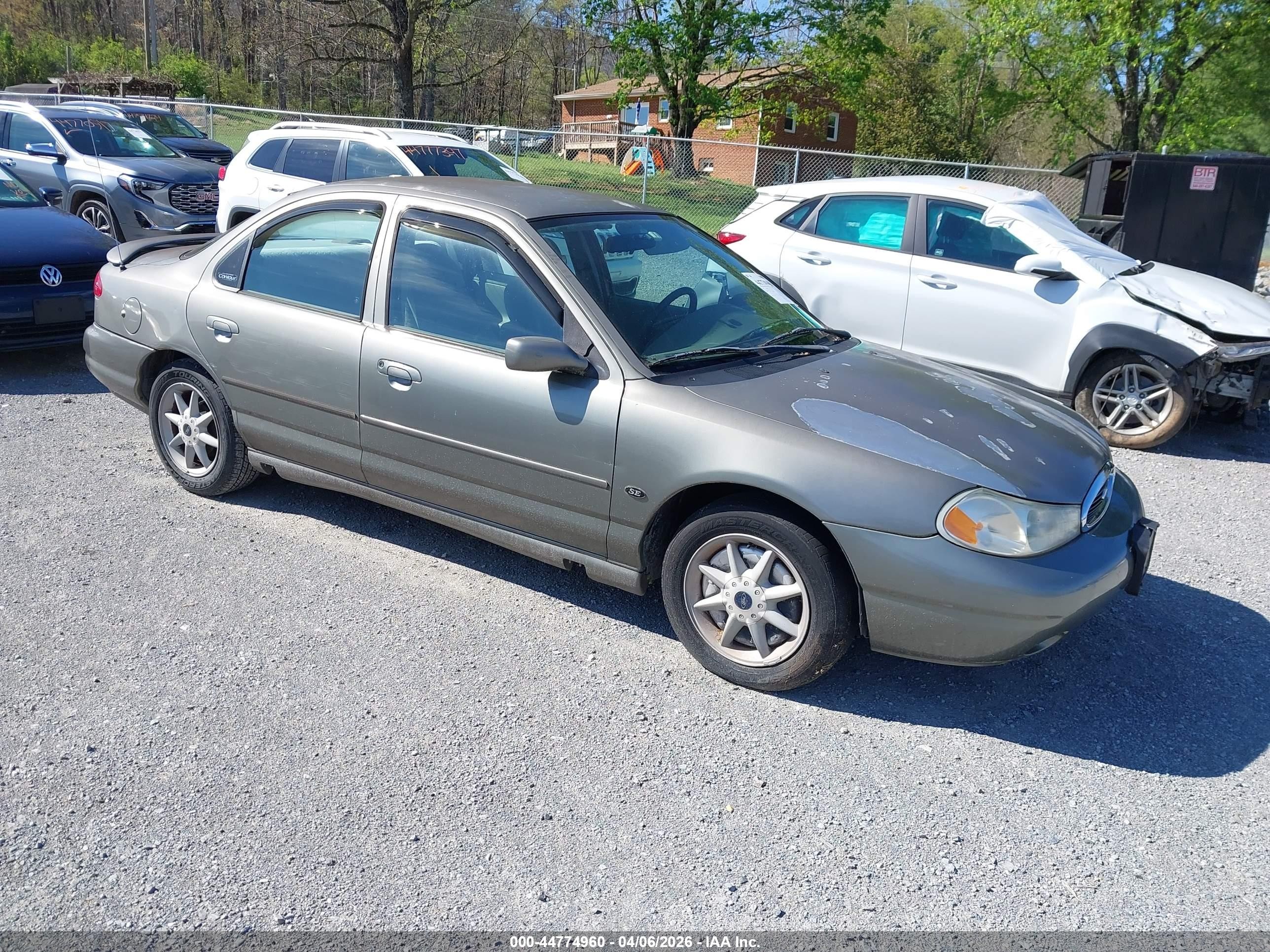 1999 Ford Contour Se Gold vin: 1FAFP66L8XK194369