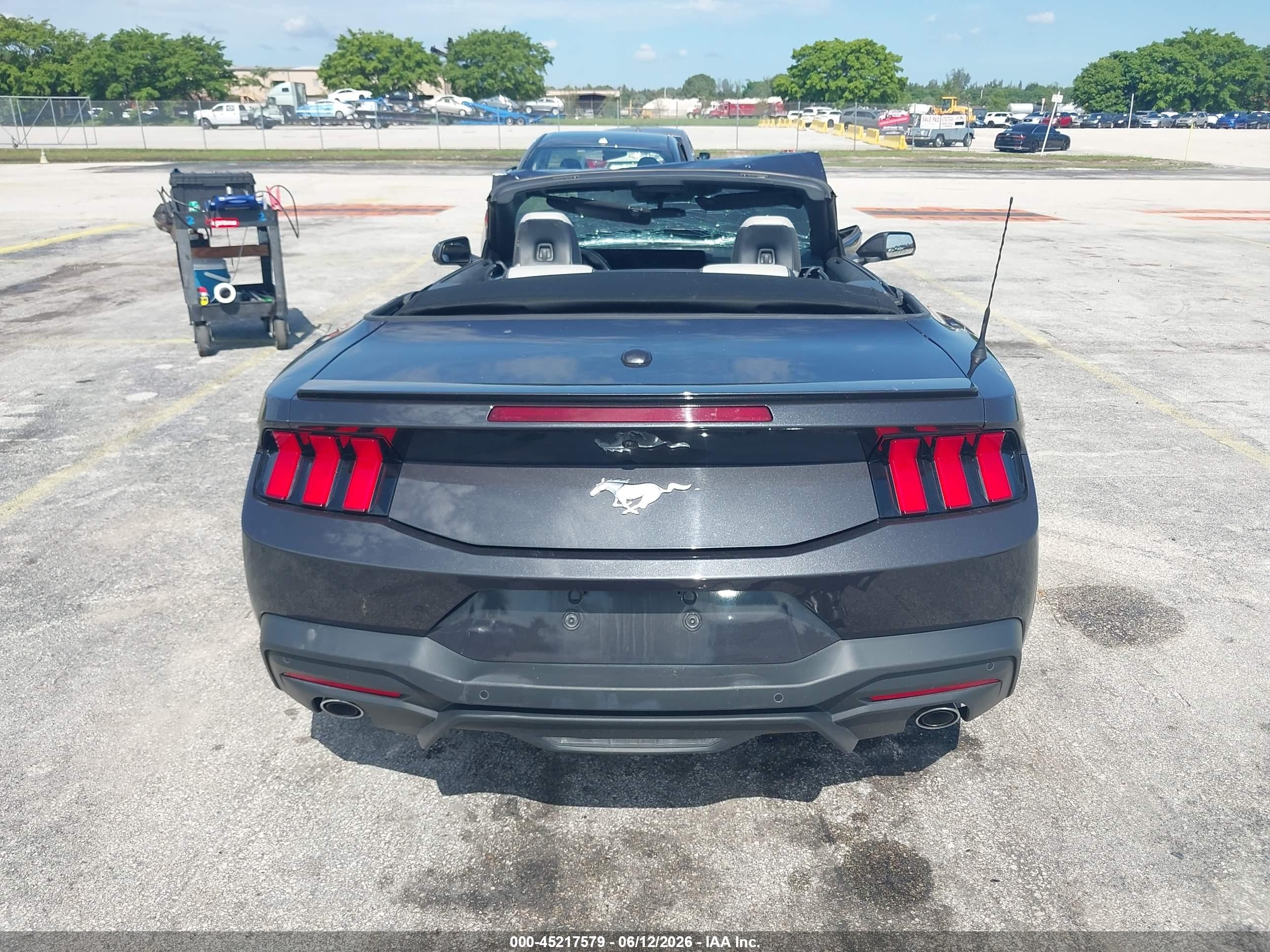 2024 Ford Mustang Ecoboost Premium Серый vin: 1FAGP8UH2R5140646